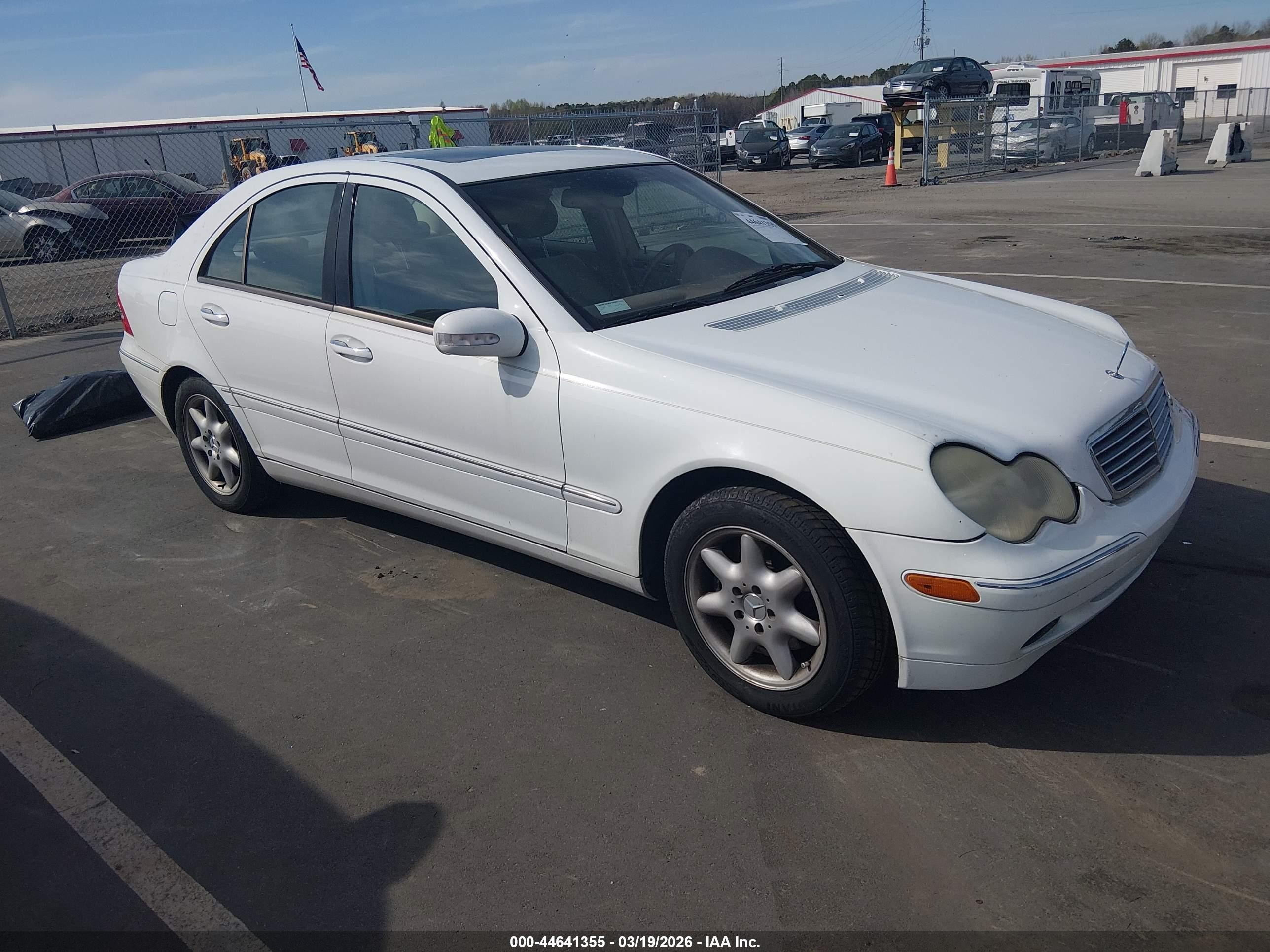 2001 Mercedes-benz C 320   White vin: WDBRF64J81F030775