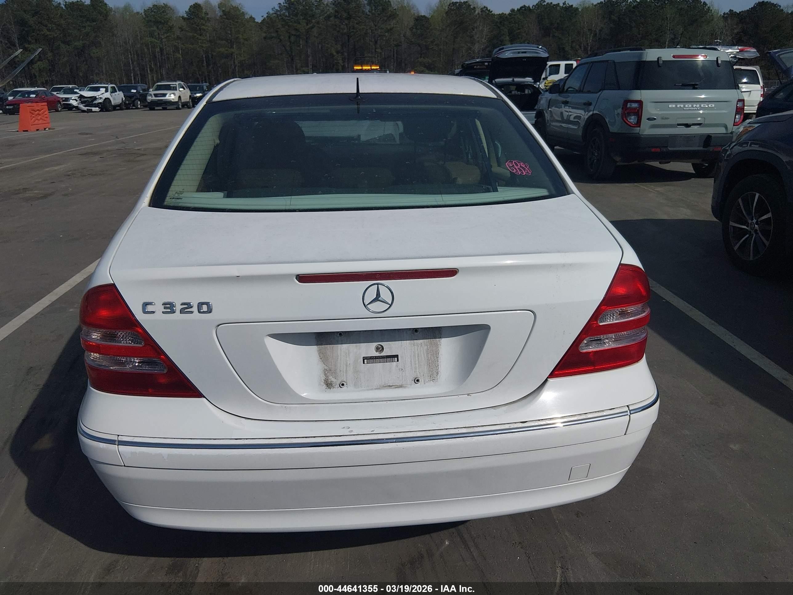 2001 Mercedes-benz C 320   White vin: WDBRF64J81F030775