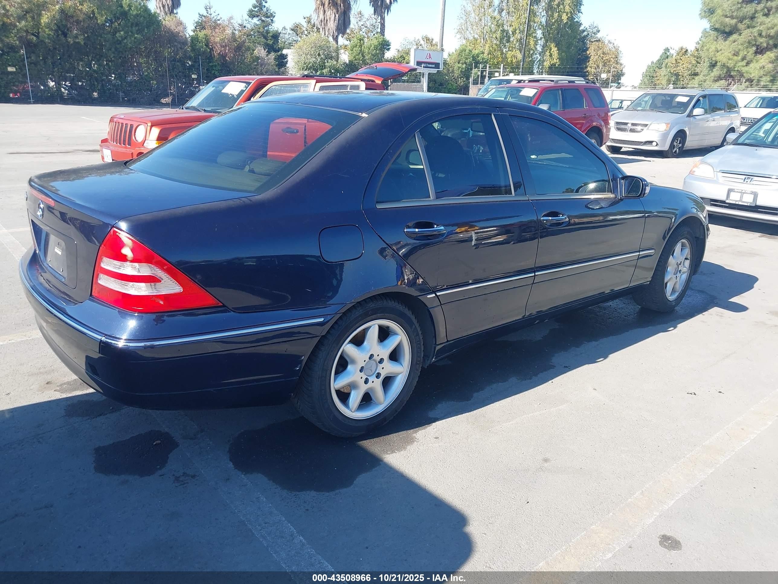 2001 Mercedes-benz C 320   Dark Blue vin: WDBRF64JX1F103614