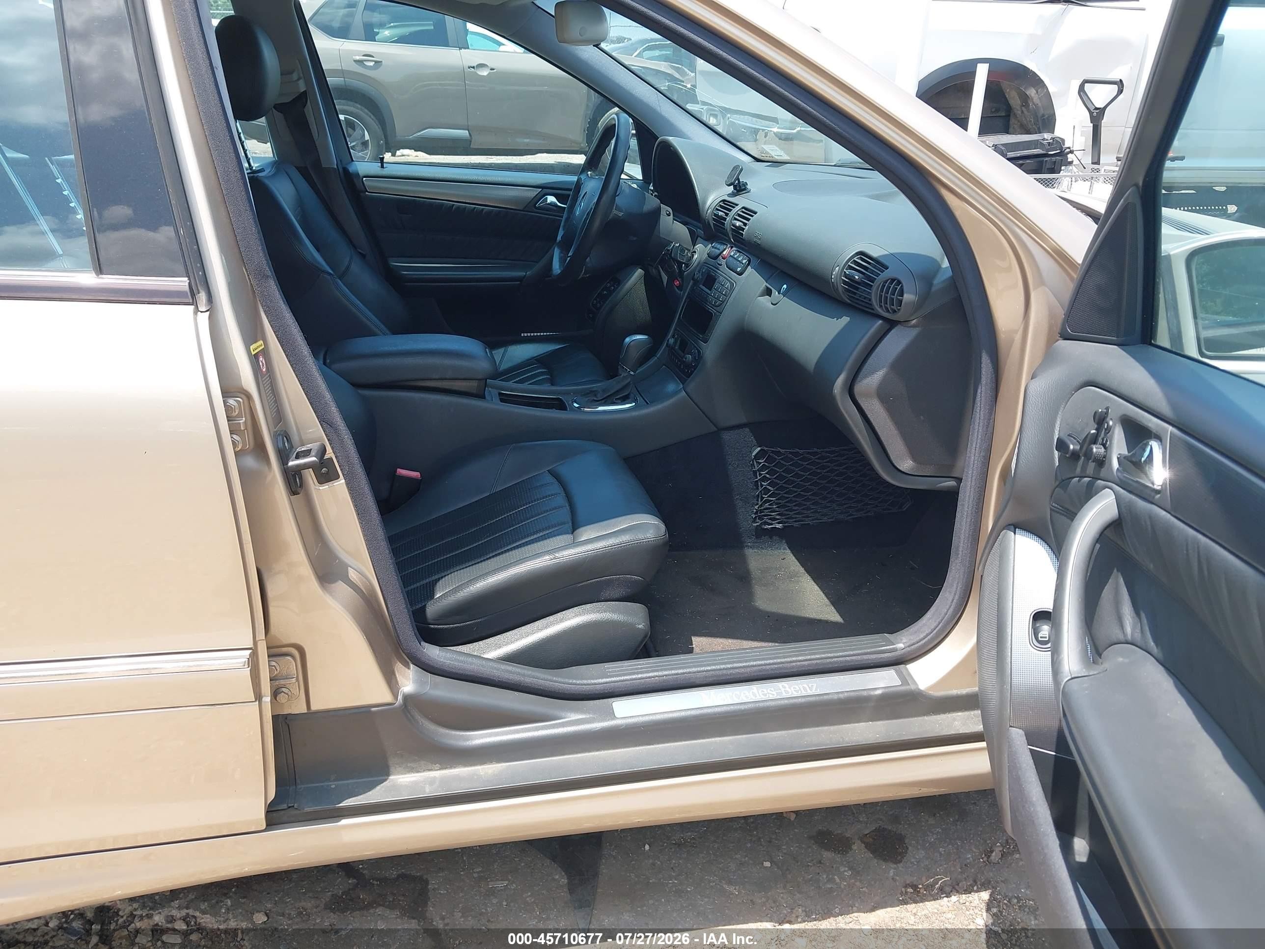 2003 Mercedes-benz C 32 Amg   Gold vin: WDBRF65J03F364073