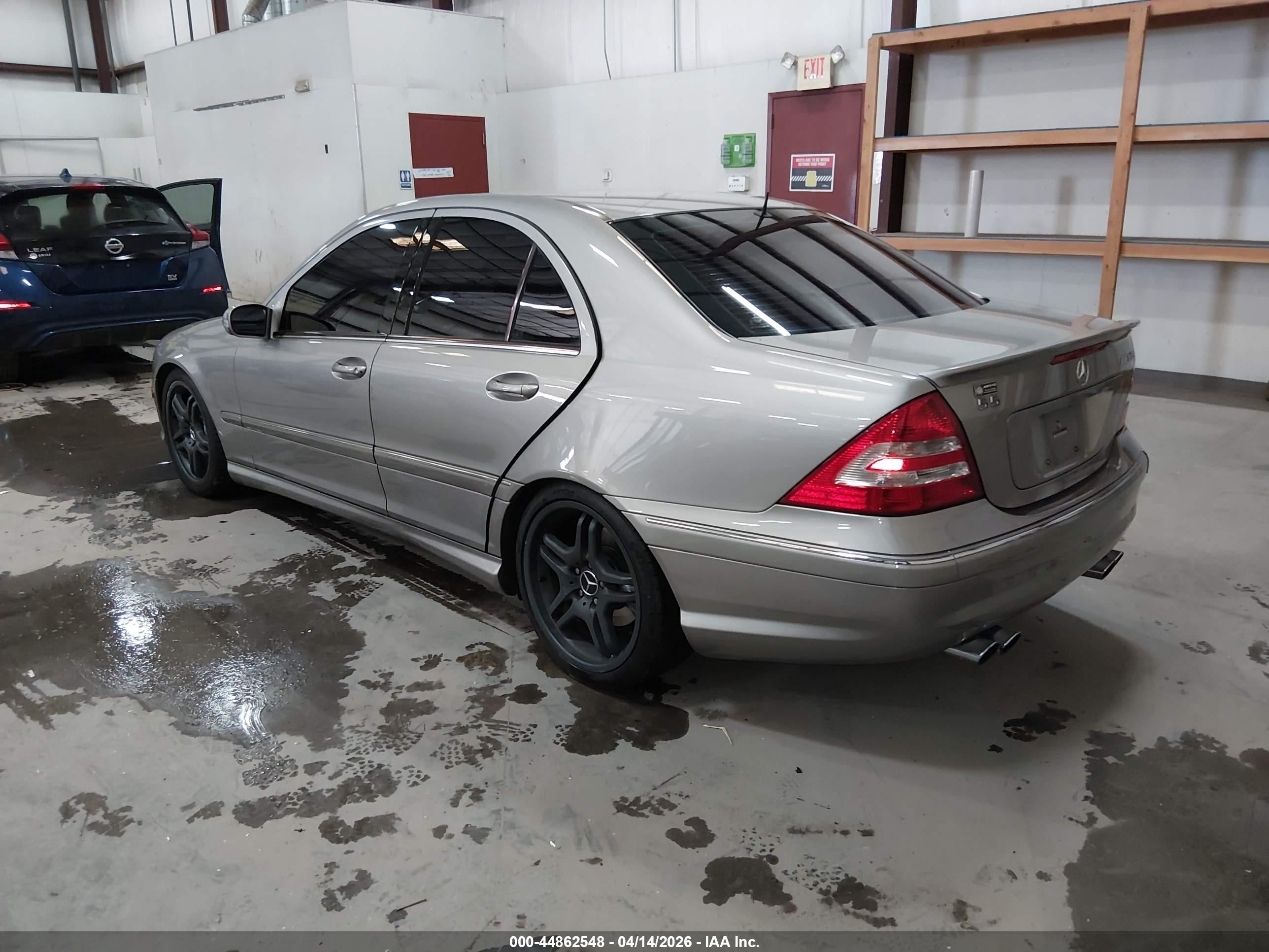 2005 Mercedes-benz C 55 Amg   Серебряный vin: WDBRF76J05F650657