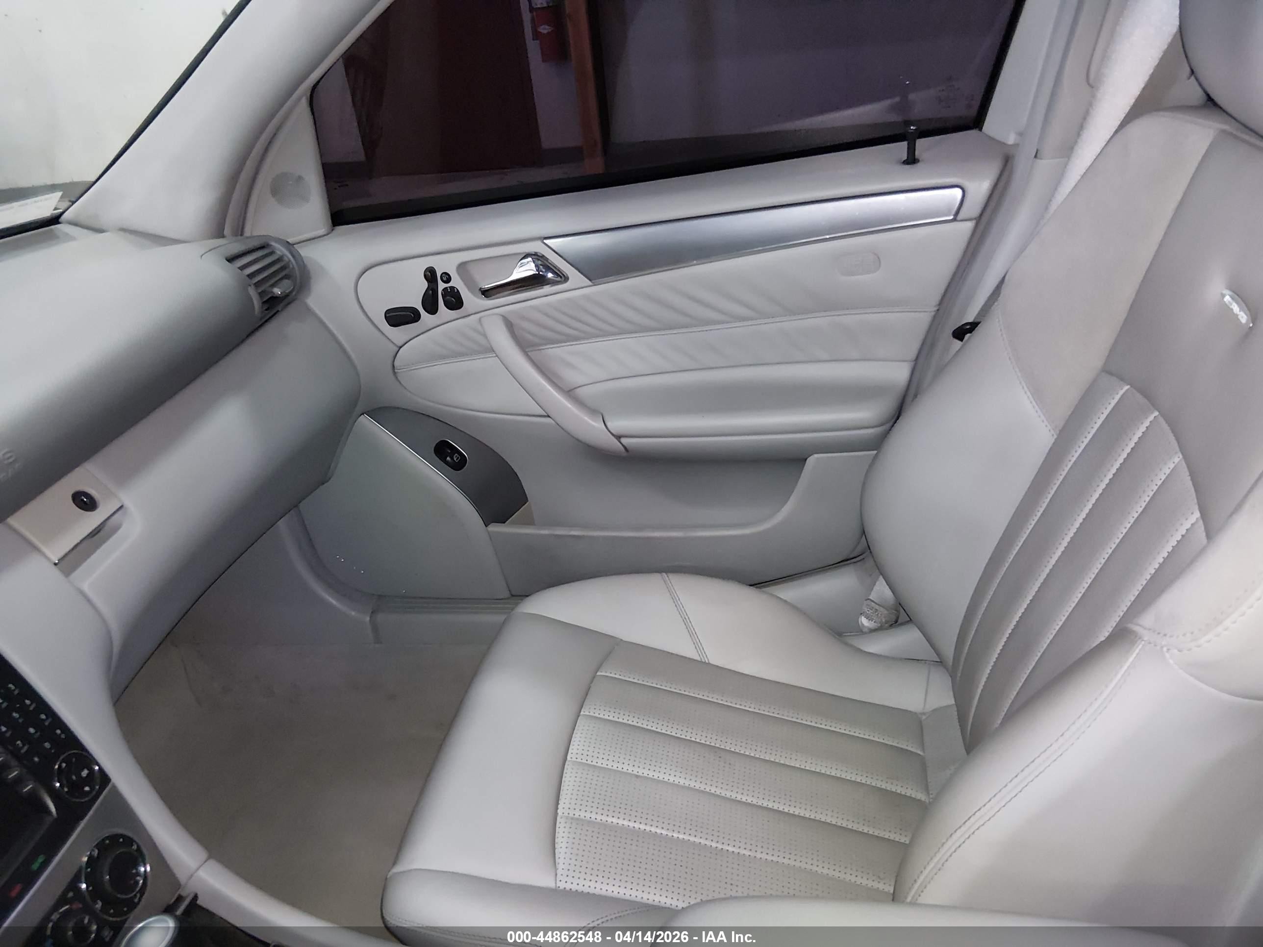 2005 Mercedes-benz C 55 Amg   Серебряный vin: WDBRF76J05F650657