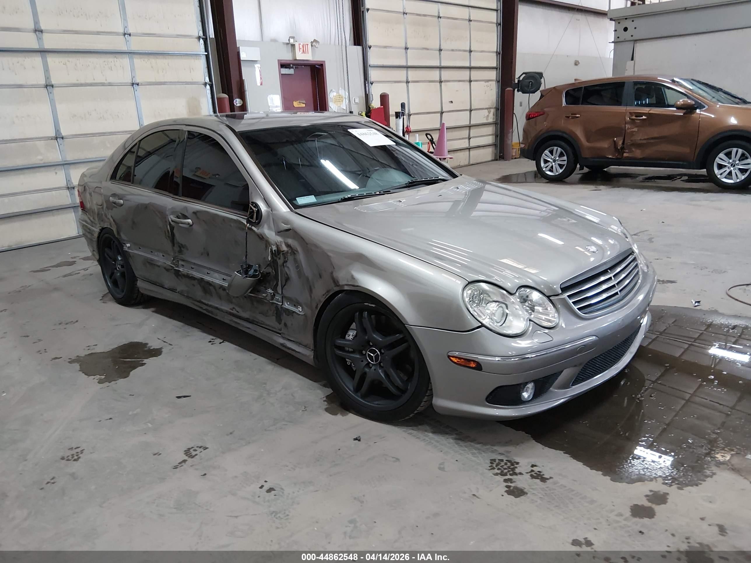 2005 Mercedes-benz C 55 Amg   Серебряный vin: WDBRF76J05F650657