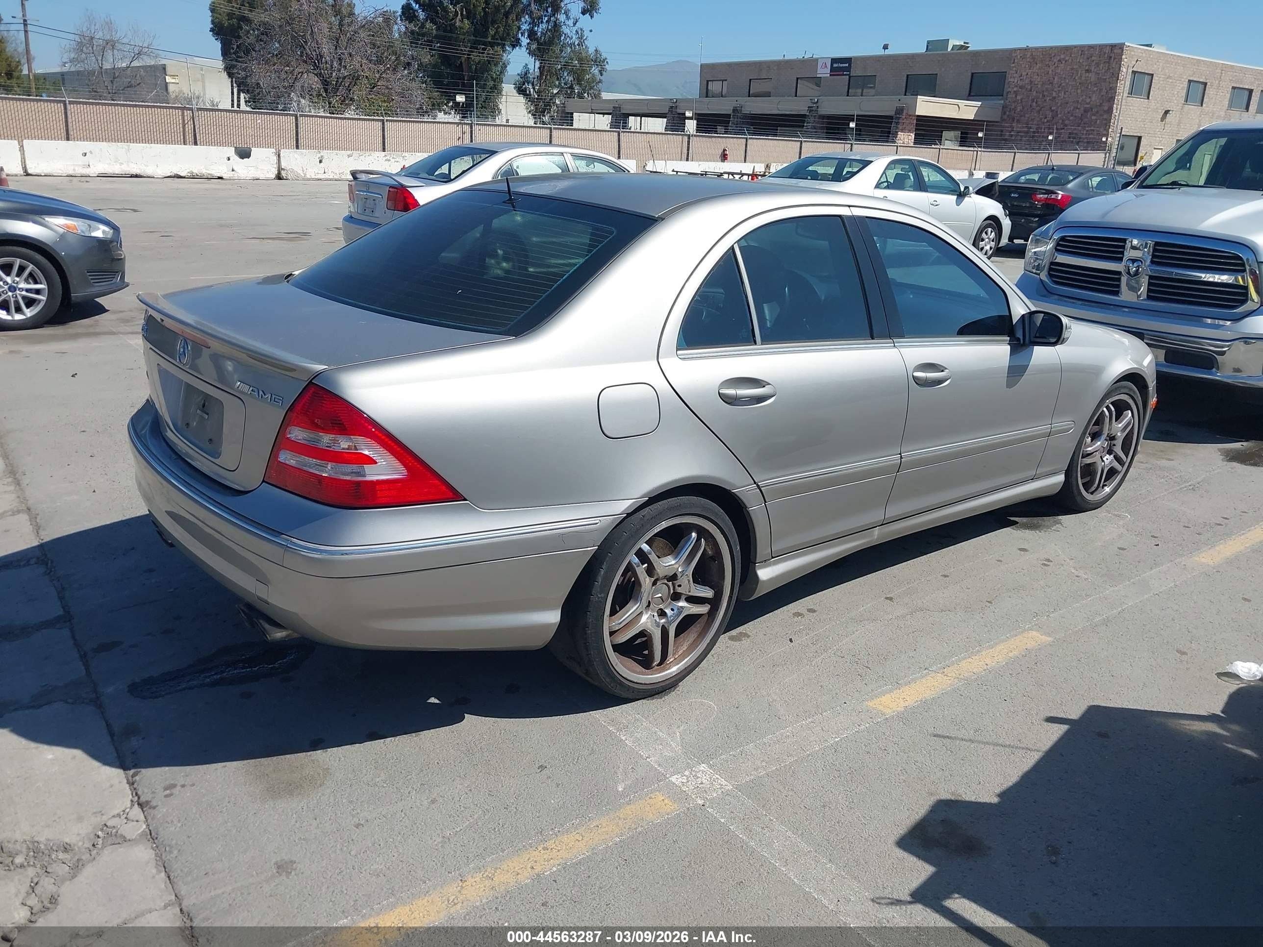 2005 Mercedes-benz C 55 Amg   Серебряный vin: WDBRF76J85F600864