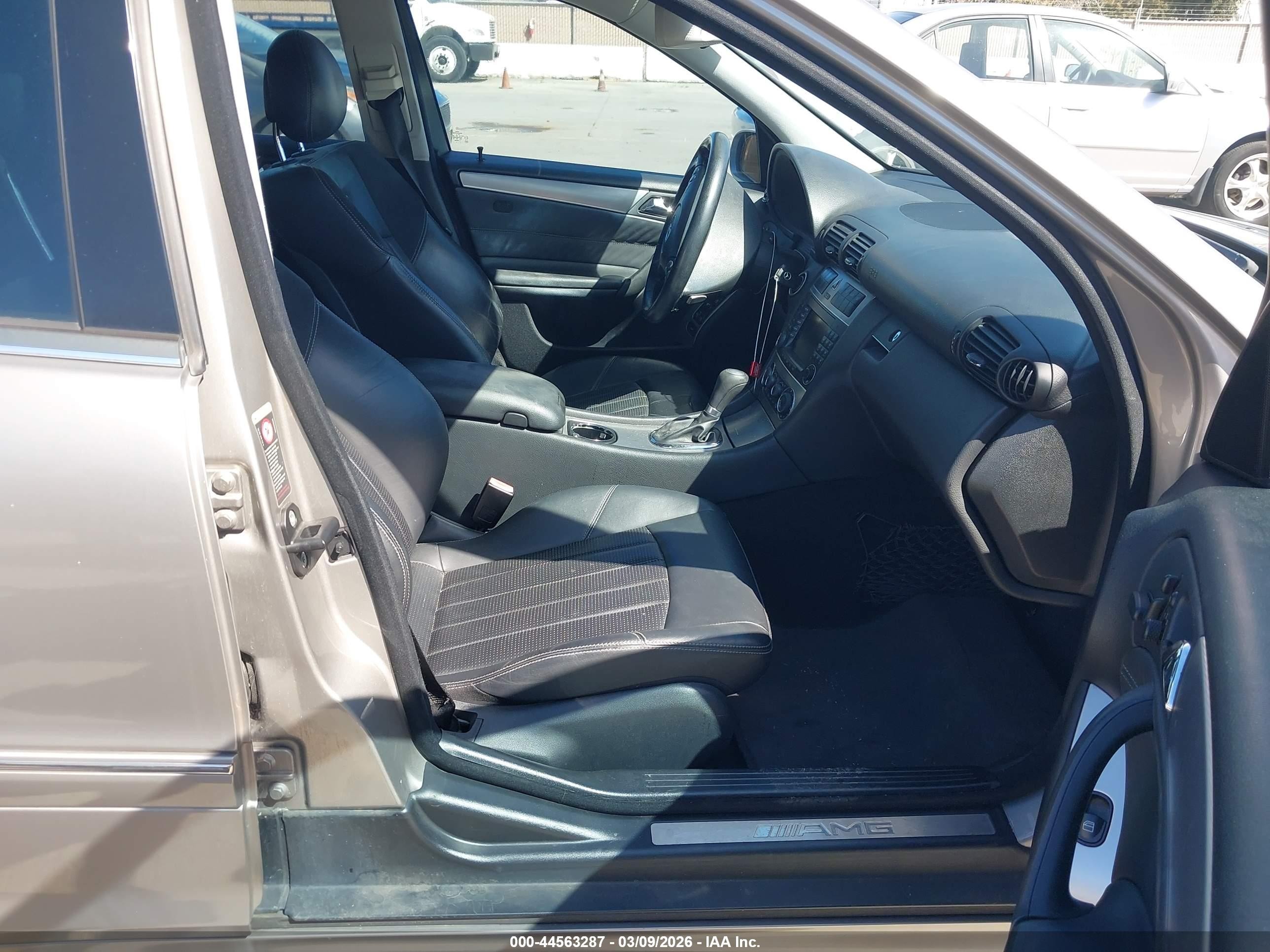2005 Mercedes-benz C 55 Amg   Серебряный vin: WDBRF76J85F600864