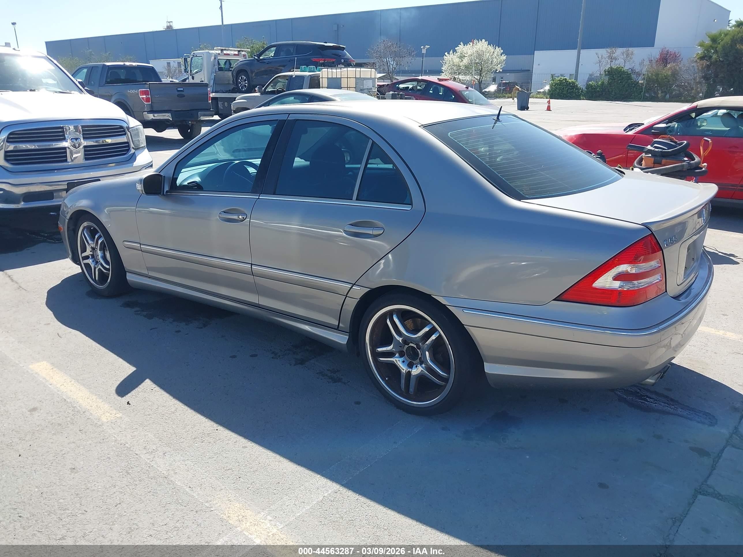 2005 Mercedes-benz C 55 Amg   Серебряный vin: WDBRF76J85F600864
