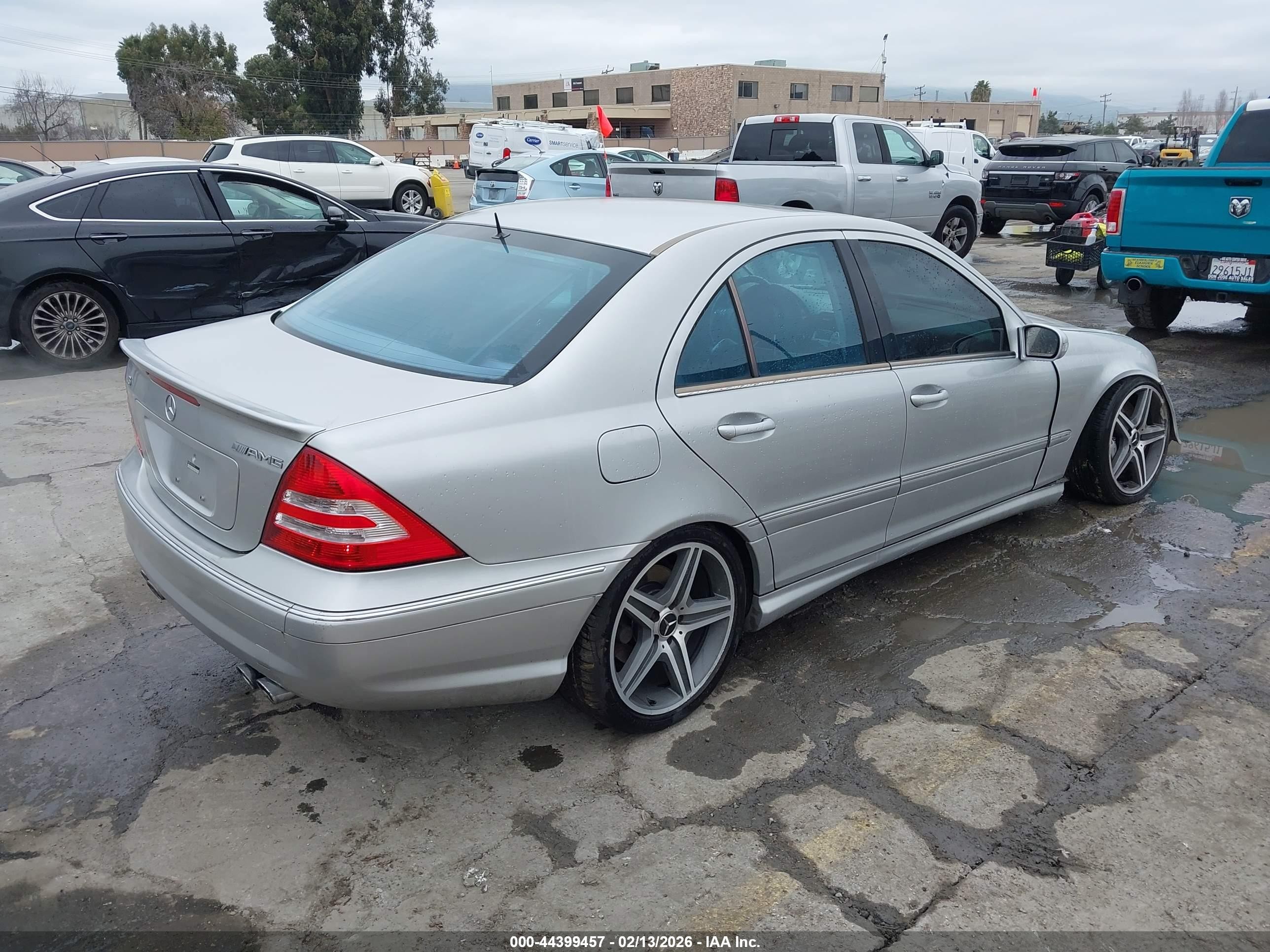 2005 Mercedes-benz C 55 Amg Серебряный vin: WDBRF76J95F591317