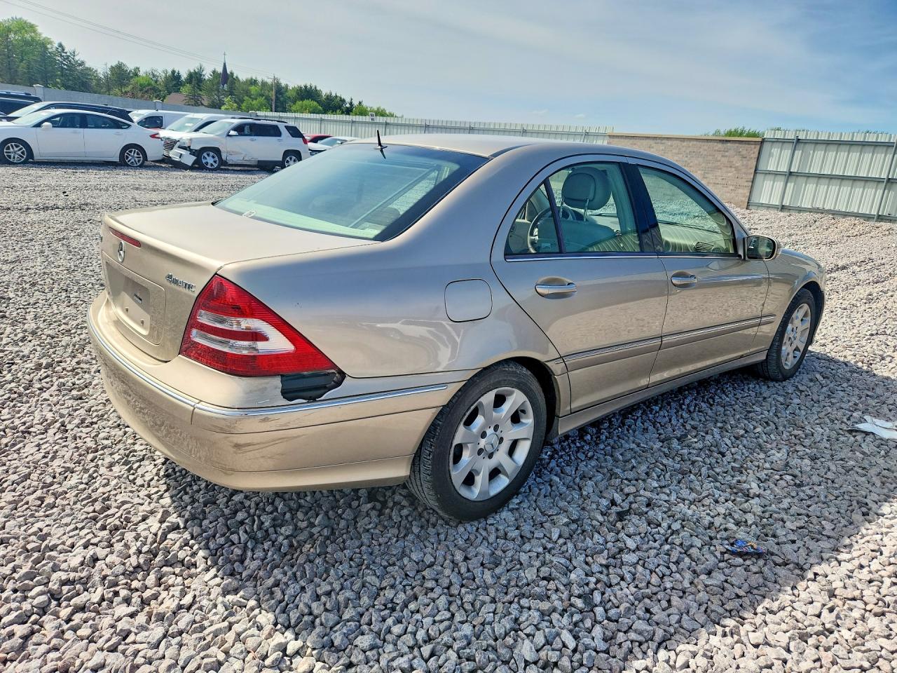 2005 Mercedes-benz C 240 4matic Gold vin: WDBRF81J05F596869