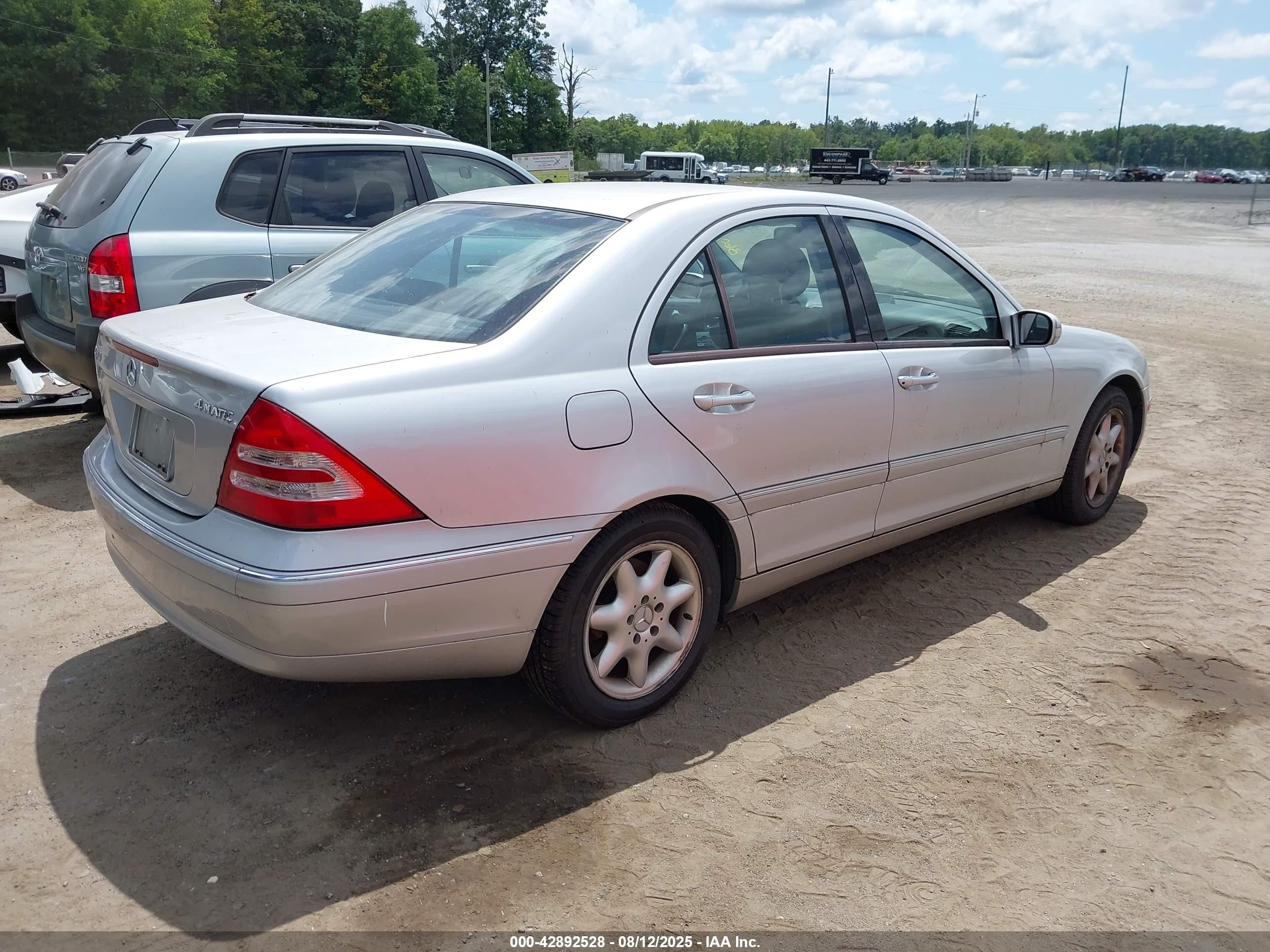 2003 Mercedes-benz C 240   Серебряный vin: WDBRF81J13F404291