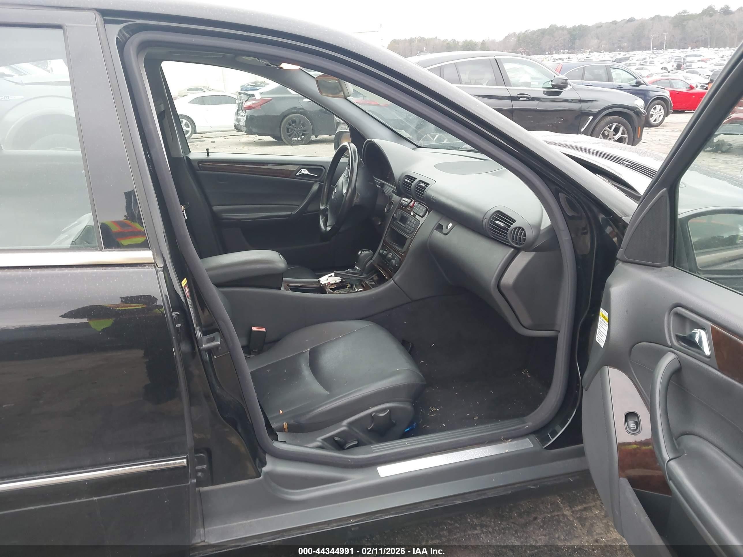 2003 Mercedes-benz C 240   Черный vin: WDBRF81J13F427652