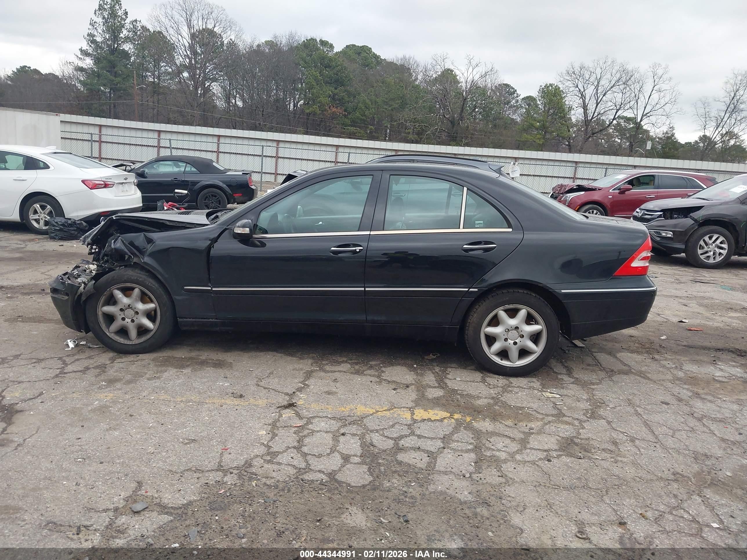 2003 Mercedes-benz C 240   Черный vin: WDBRF81J13F427652