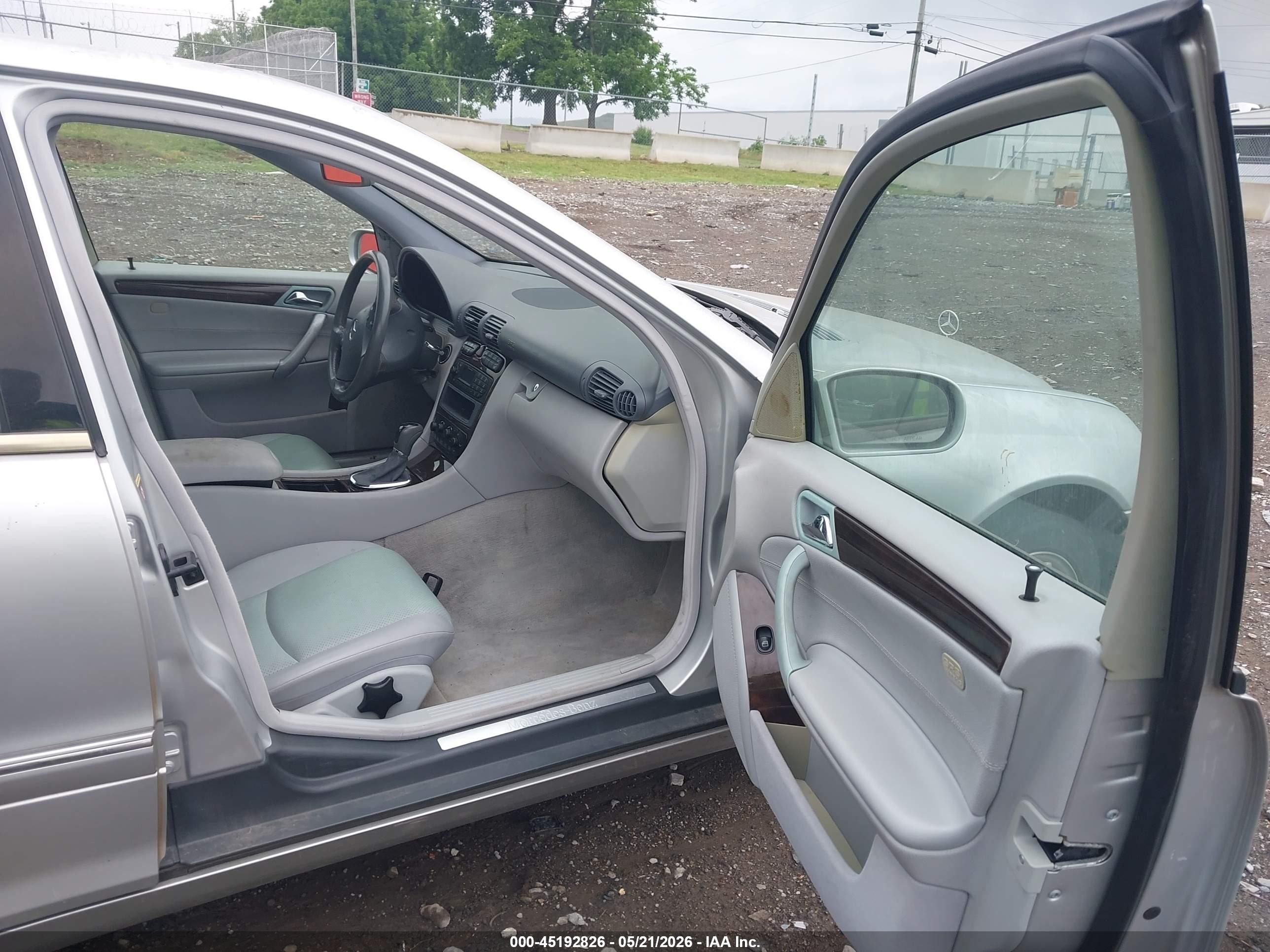 2003 Mercedes-benz C 240   Серебряный vin: WDBRF81J13F432057