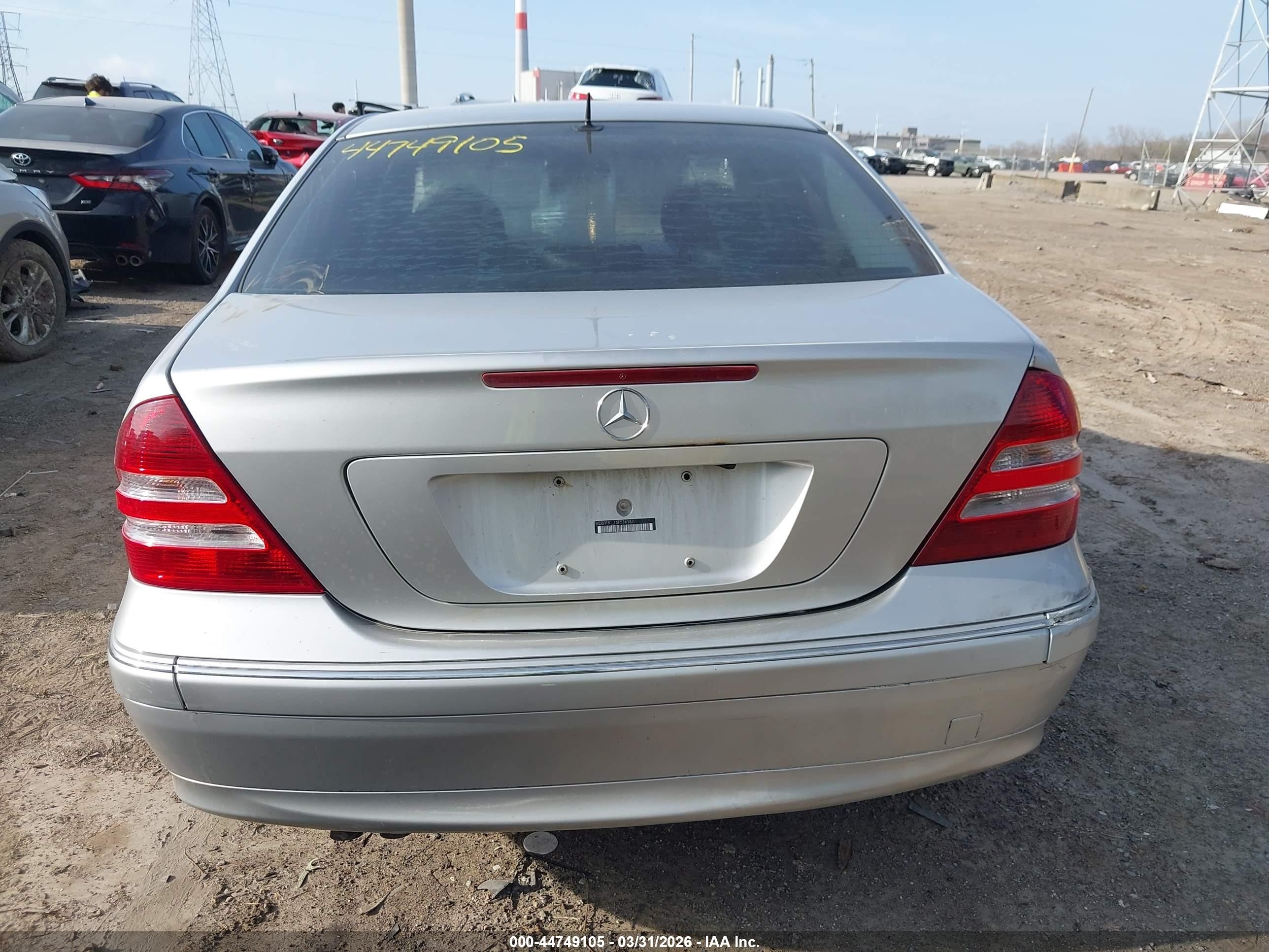 2005 Mercedes-benz C 240 Luxury 4matic Серебряный vin: WDBRF81J15F586187