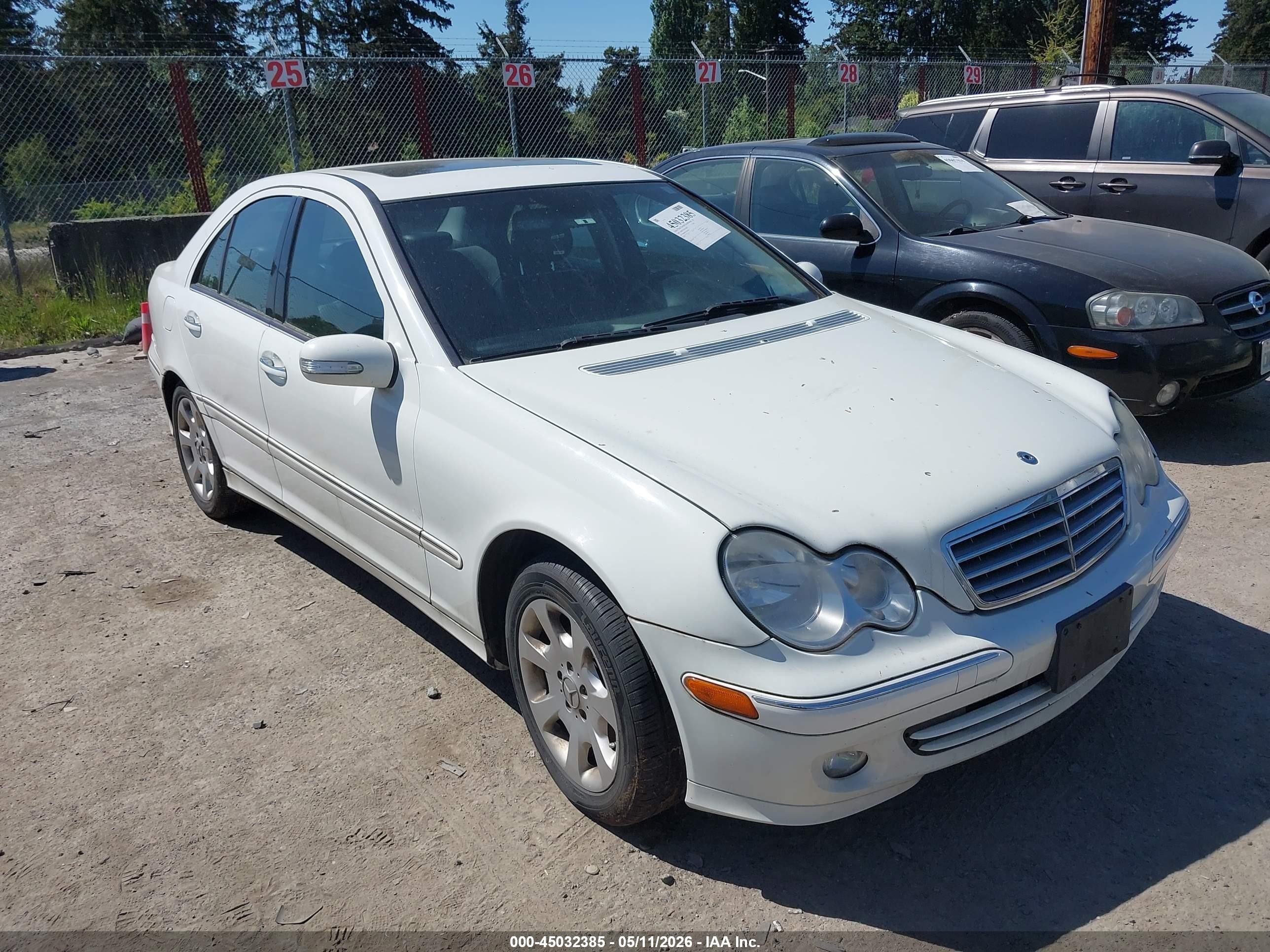 2005 Mercedes-benz C 240 Luxury 4matic Белый vin: WDBRF81J15F666394