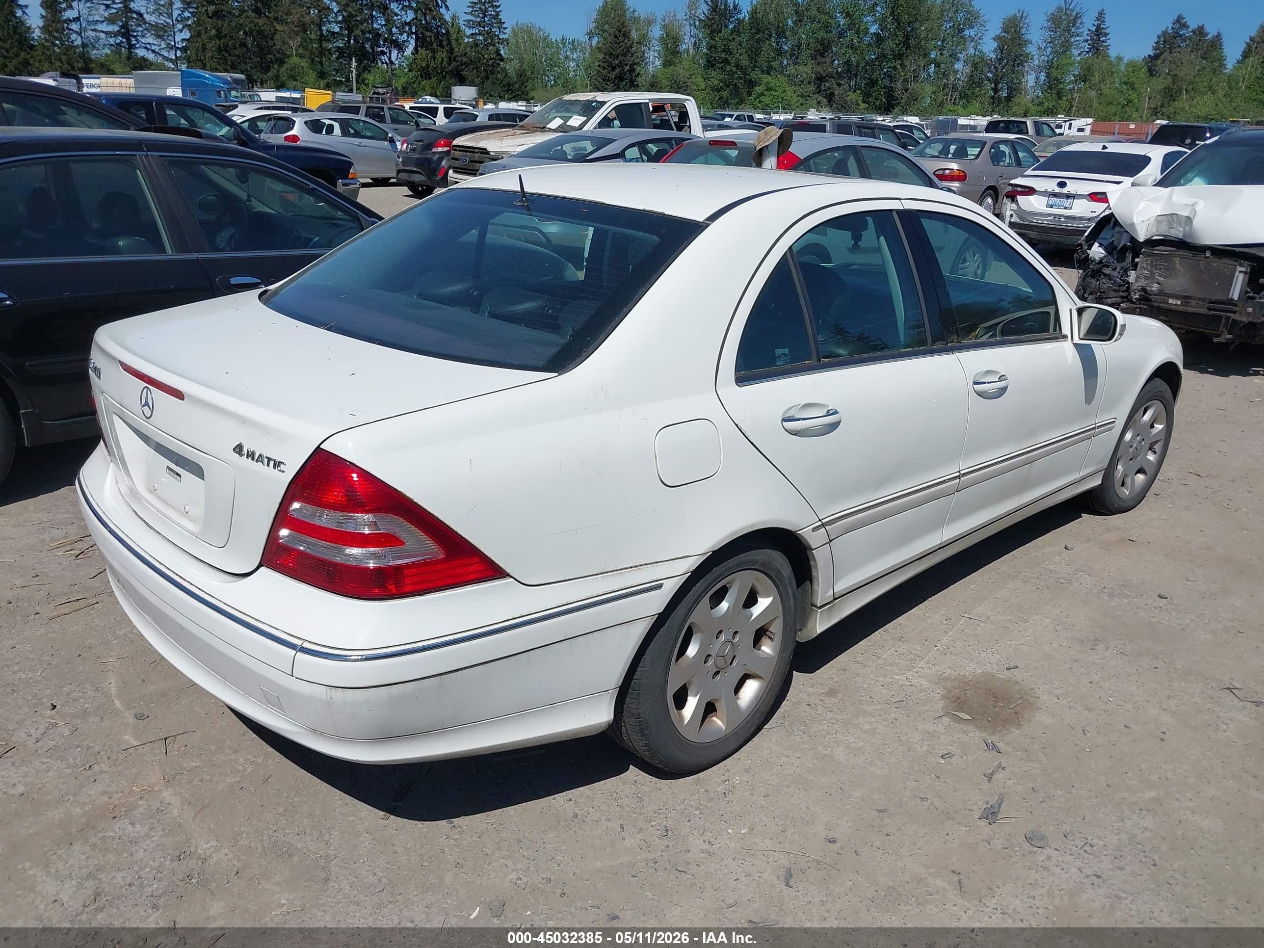 2005 Mercedes-benz C 240 Luxury 4matic Белый vin: WDBRF81J15F666394