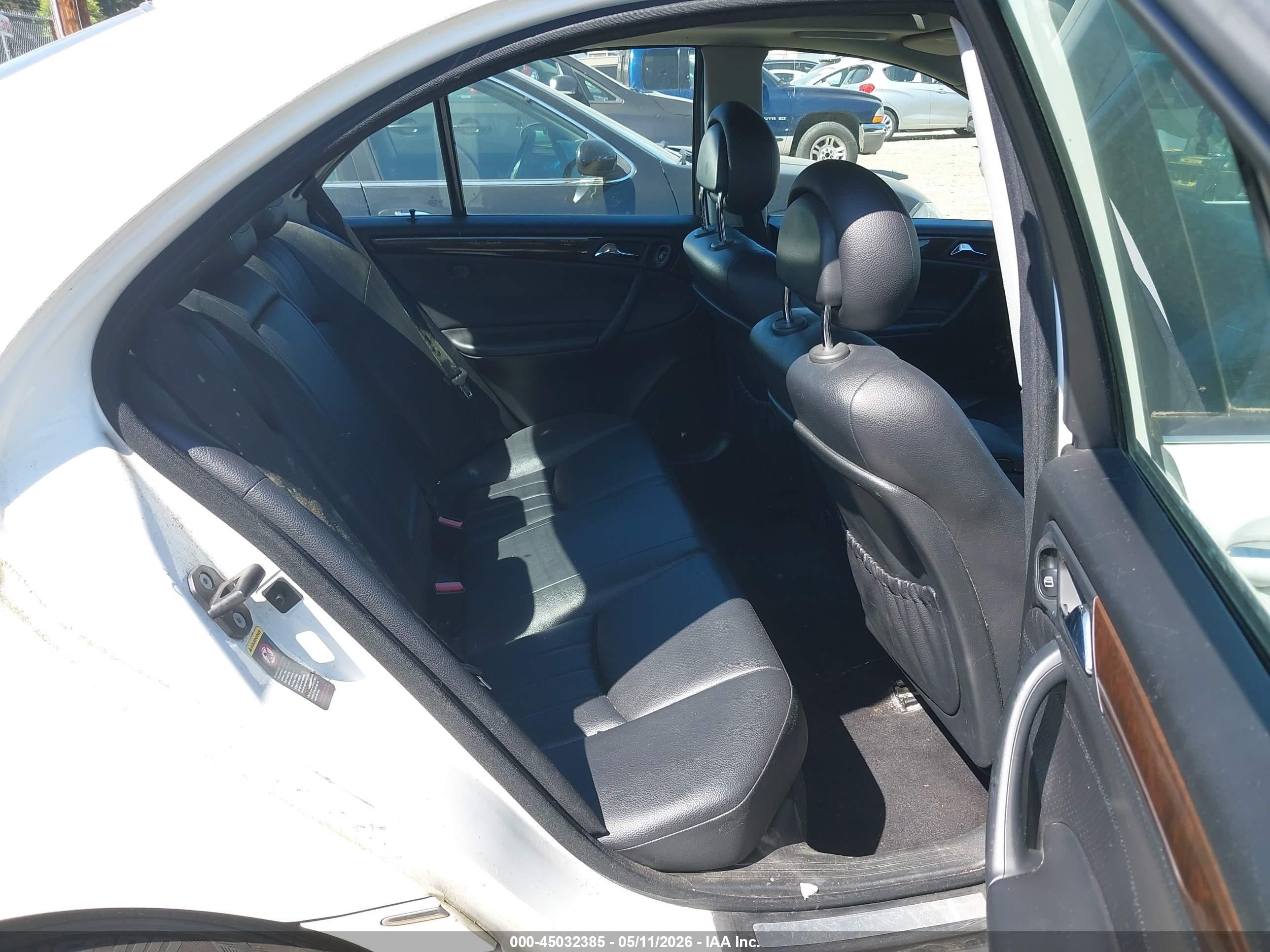 2005 Mercedes-benz C 240 Luxury 4matic Белый vin: WDBRF81J15F666394