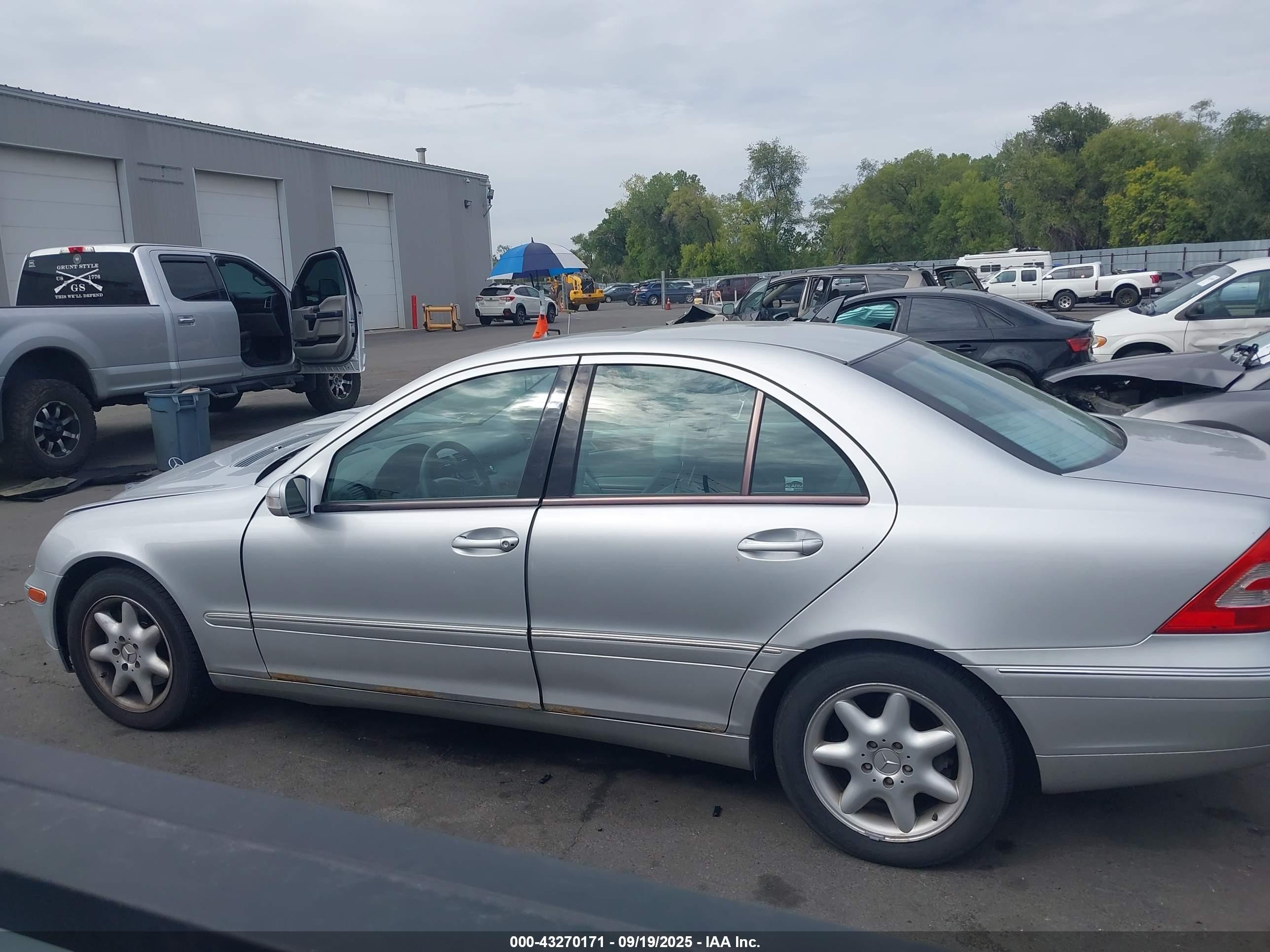 2003 Mercedes-benz C 240   Silver vin: WDBRF81J23F364044