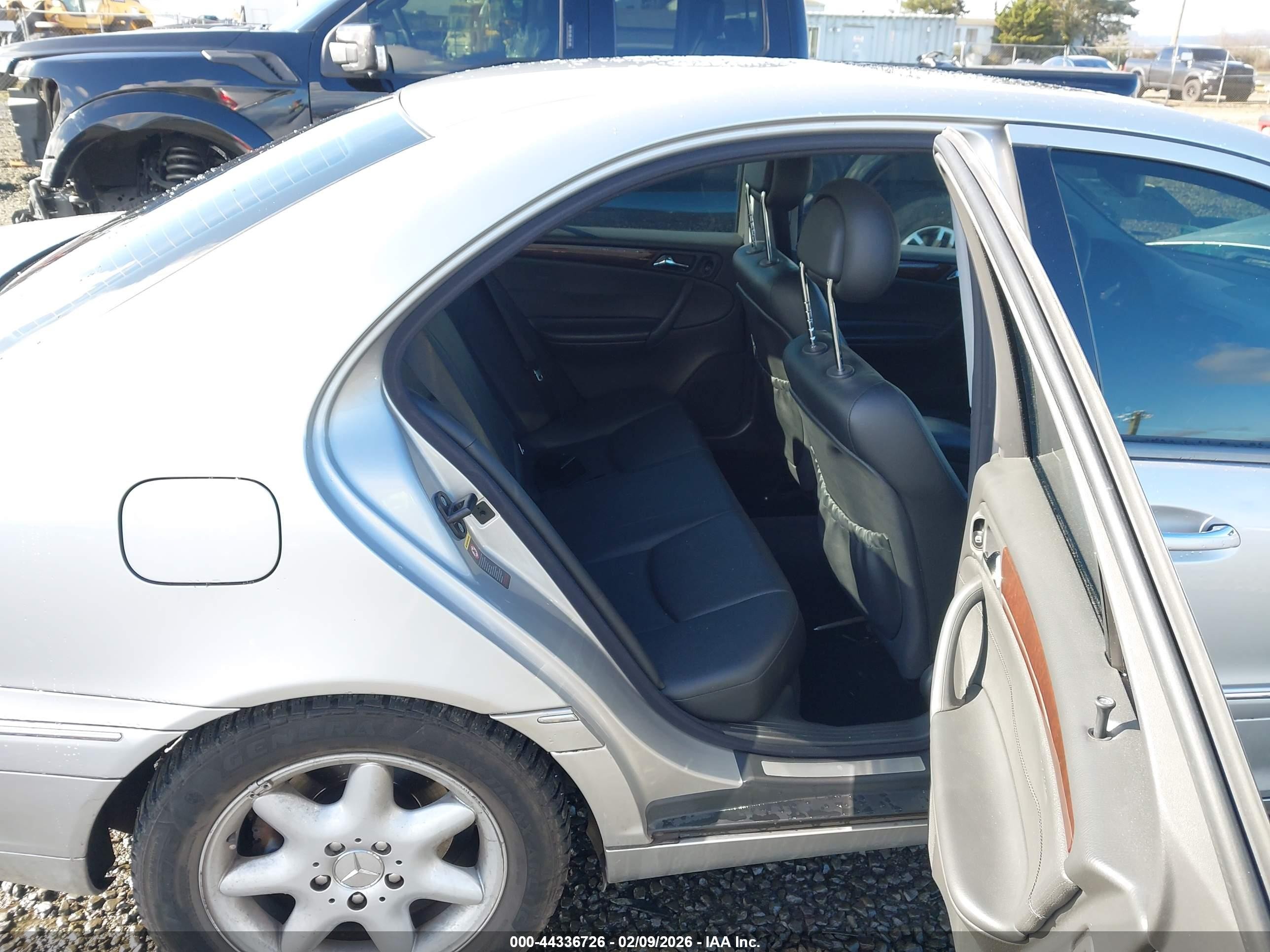 2004 Mercedes-benz C 240 4matic Silver vin: WDBRF81J24F475713