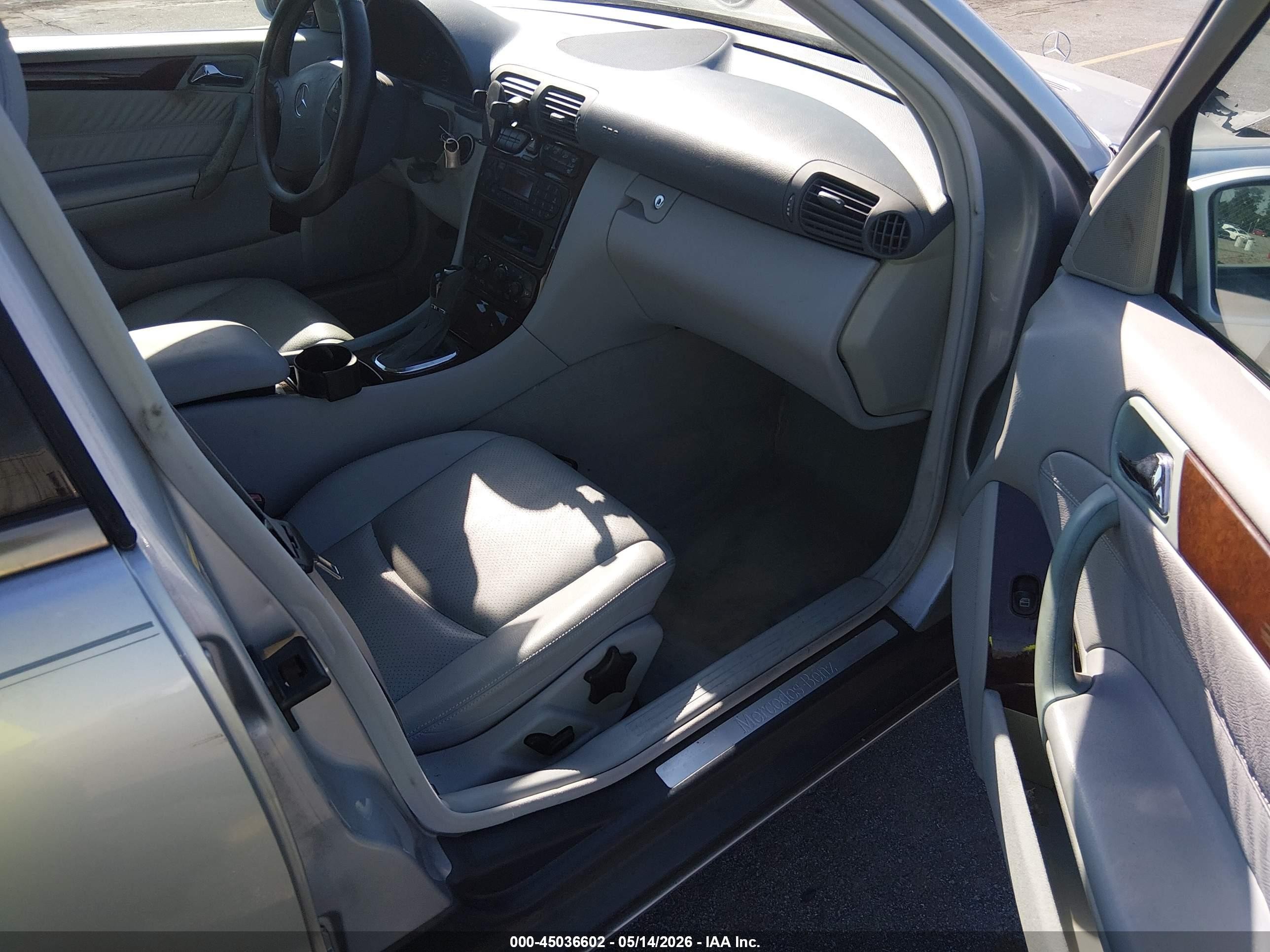 2003 Mercedes-benz C 240   Серебряный vin: WDBRF81J43F327139
