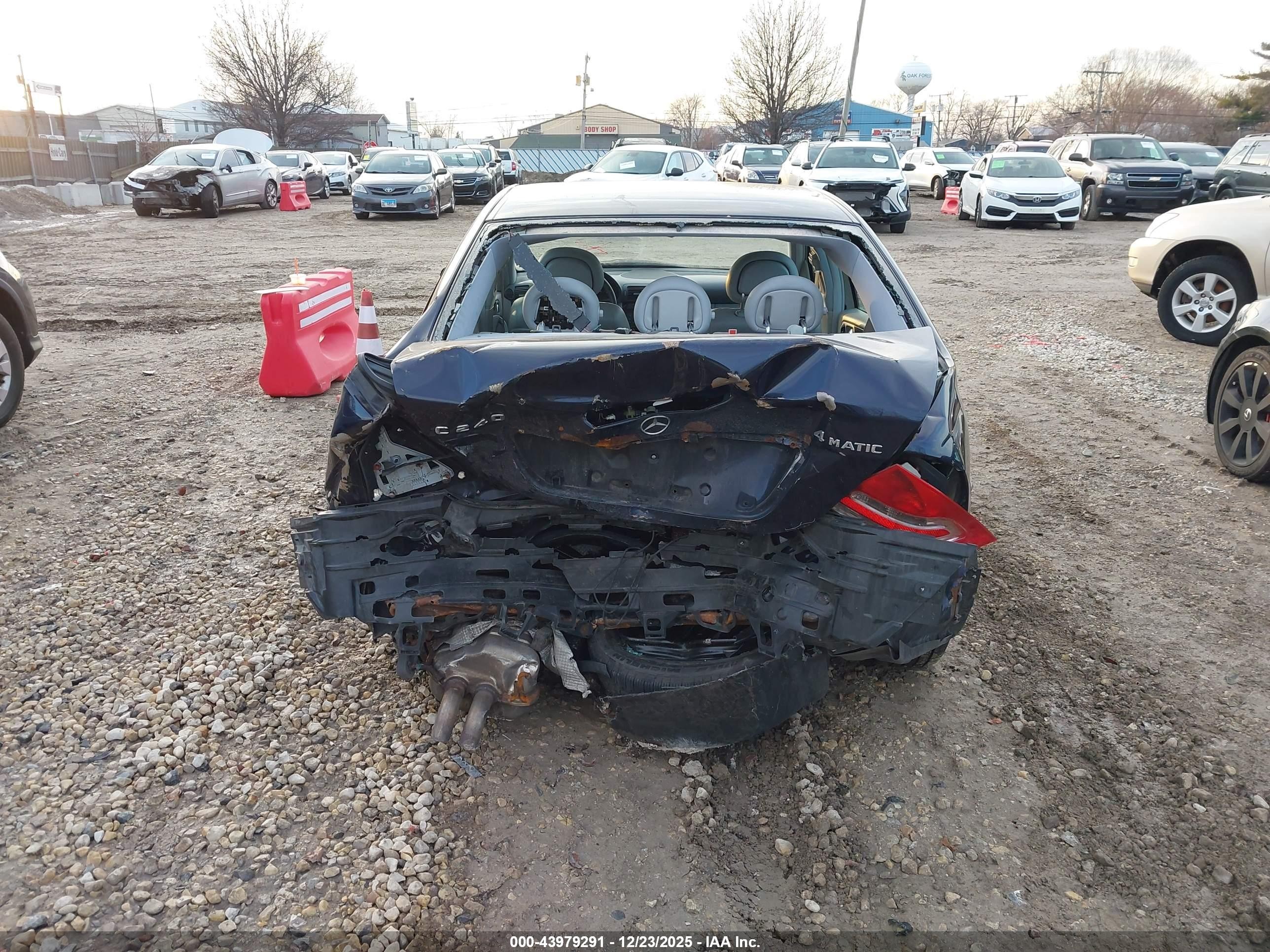 2003 Mercedes-benz C 240   Синий vin: WDBRF81J53F349361