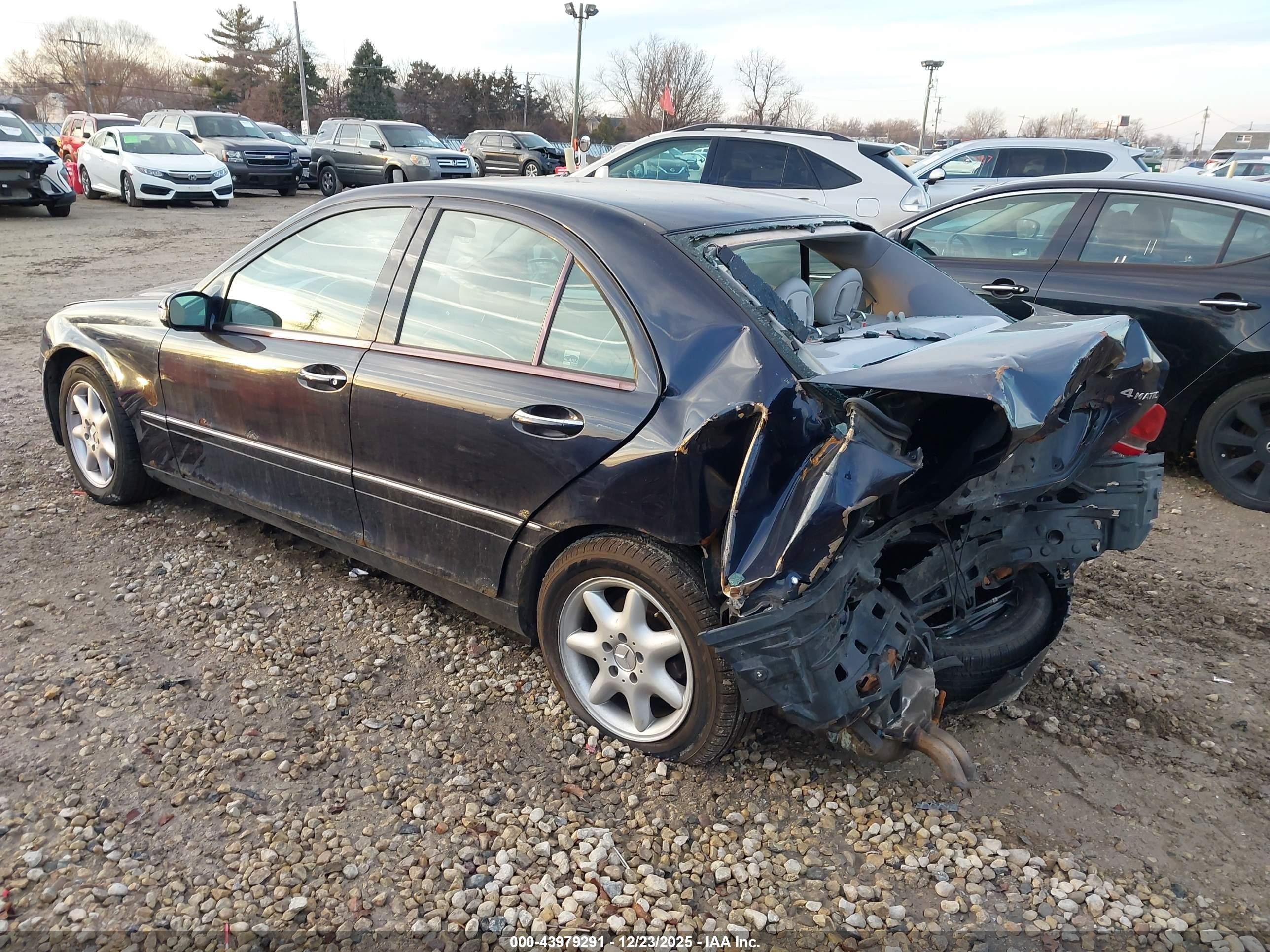 2003 Mercedes-benz C 240   Синий vin: WDBRF81J53F349361