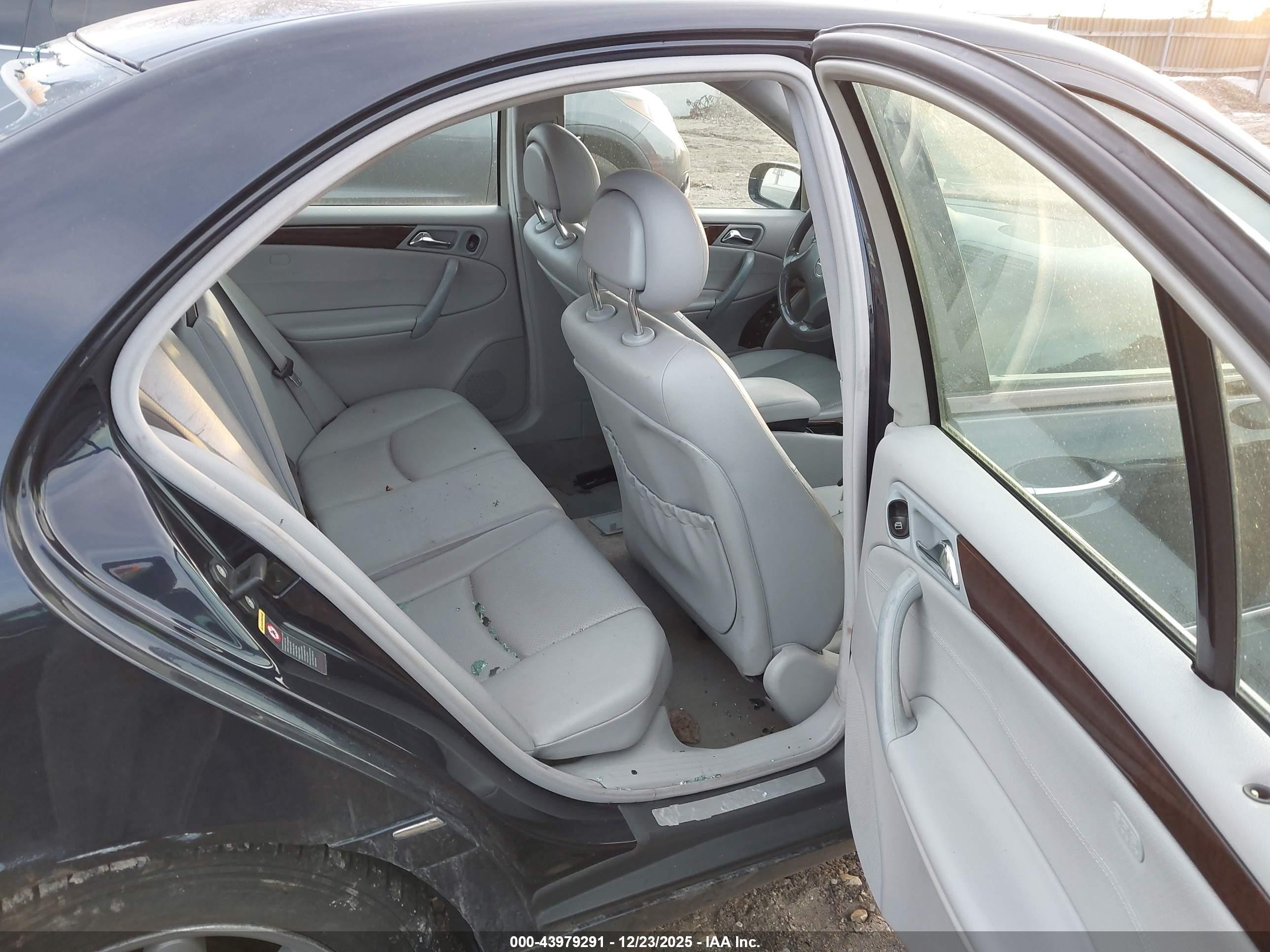 2003 Mercedes-benz C 240   Синий vin: WDBRF81J53F349361