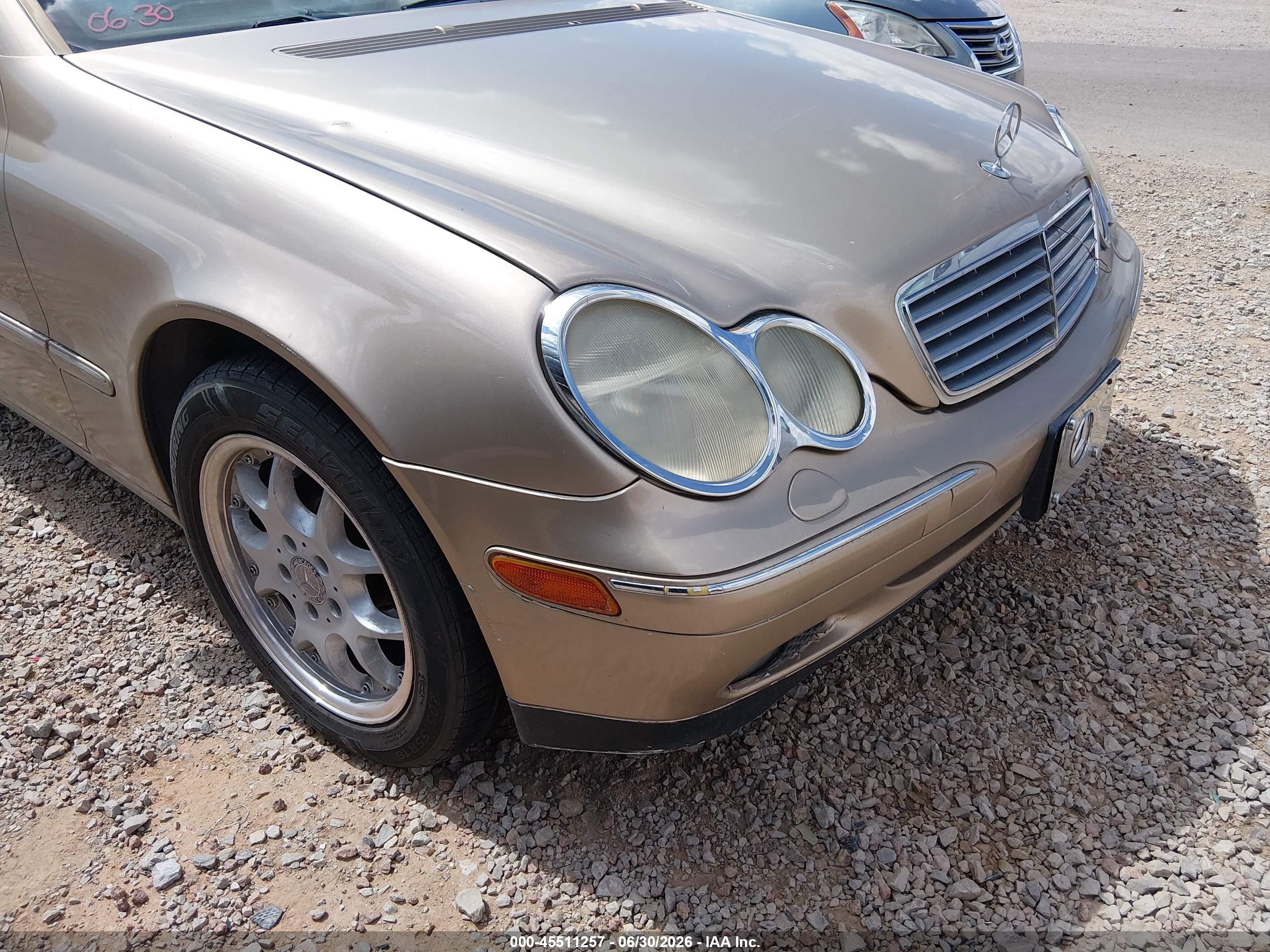 2003 Mercedes-benz C 240   Beige vin: WDBRF81J53F372655