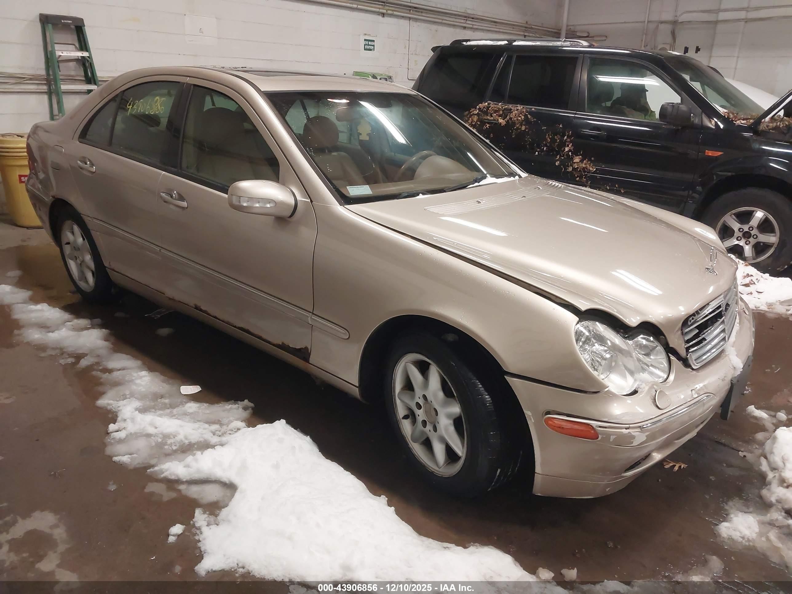 2003 Mercedes-benz C 240   Tan vin: WDBRF81J53F391626