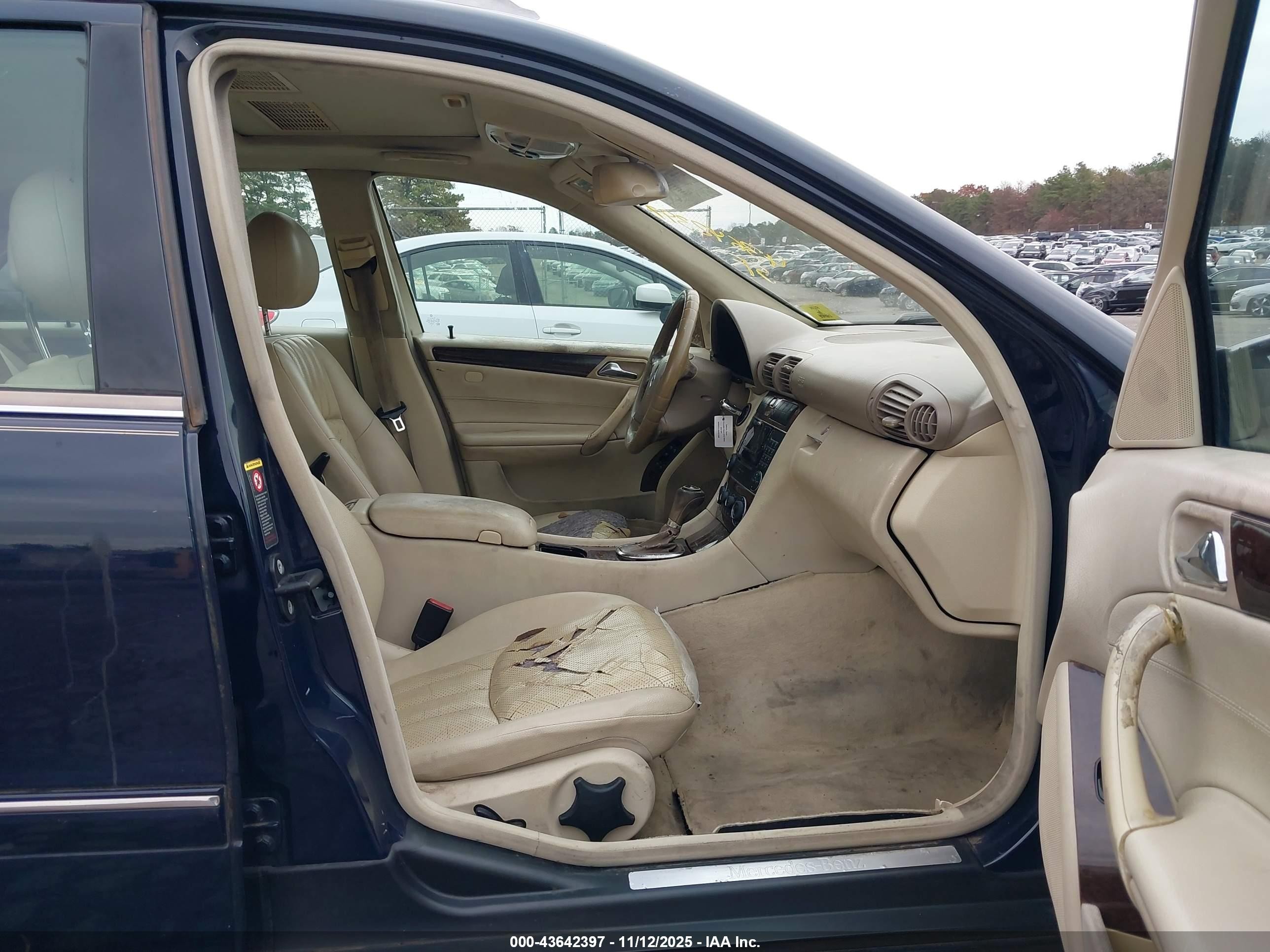 2005 Mercedes-benz C 240 Luxury 4matic Navy vin: WDBRF81J55F574088