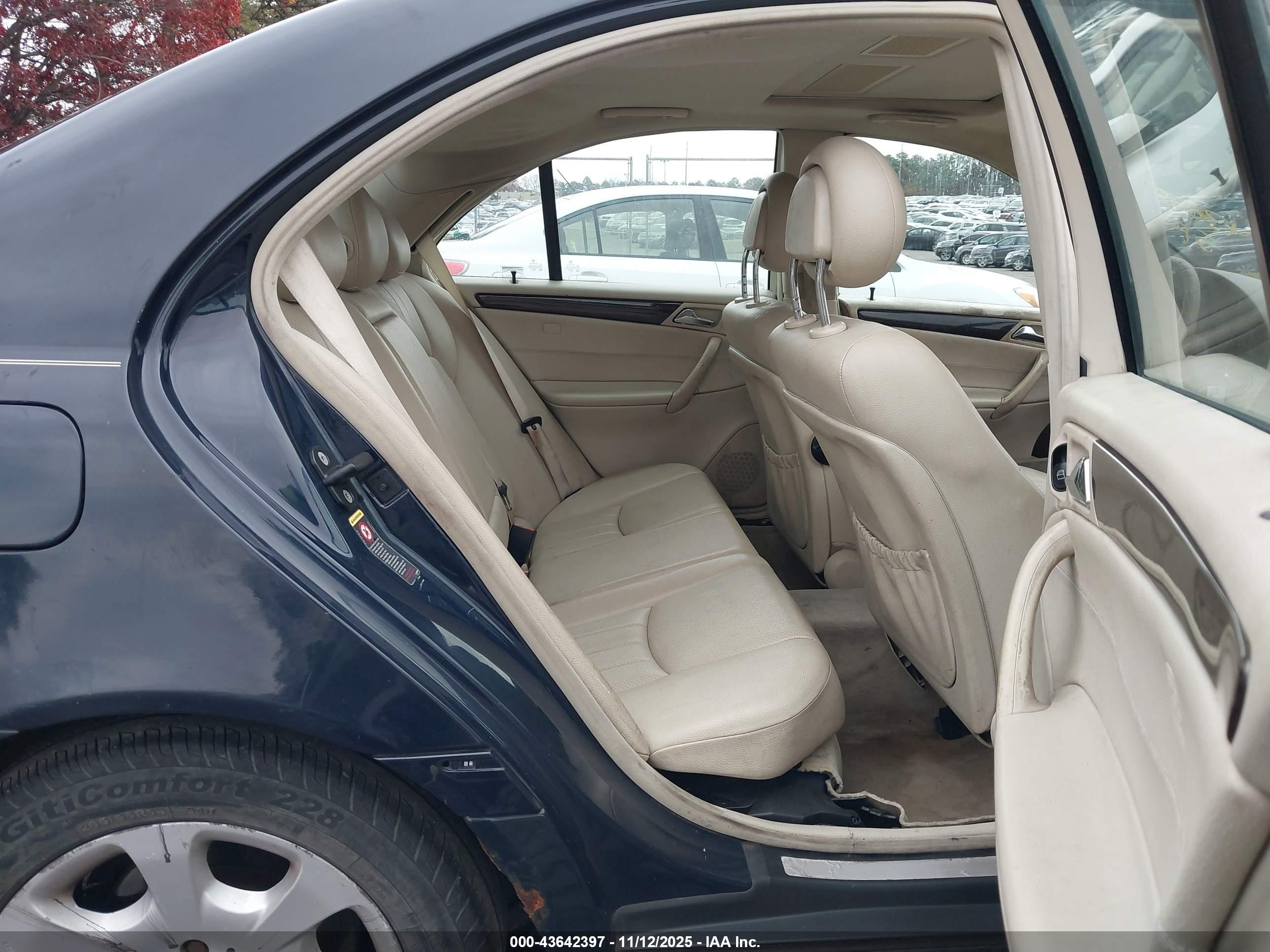 2005 Mercedes-benz C 240 Luxury 4matic Navy vin: WDBRF81J55F574088