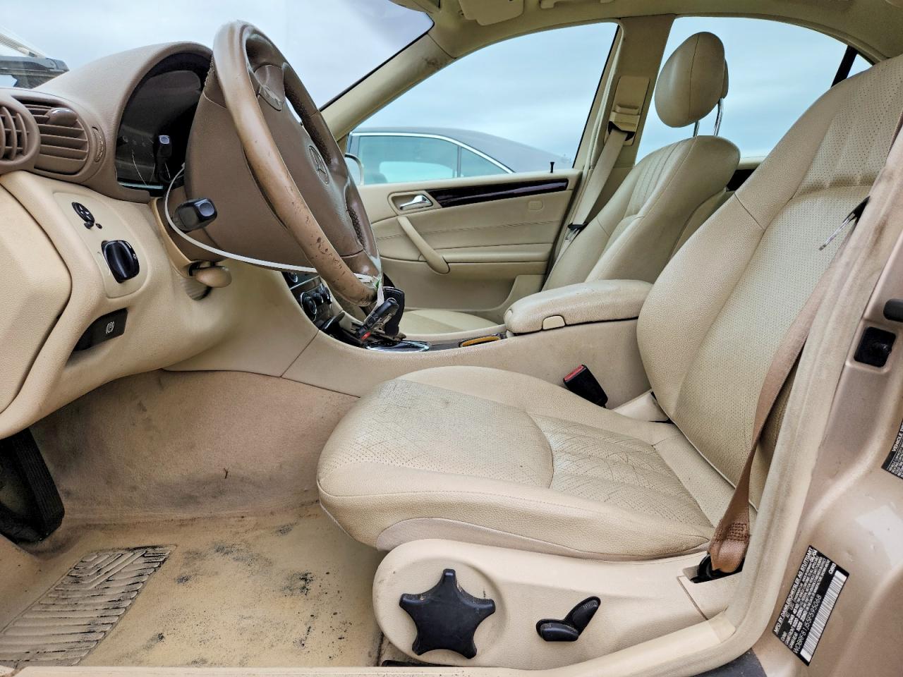 2005 Mercedes-benz C 240 4matic Cream vin: WDBRF81J55F595068