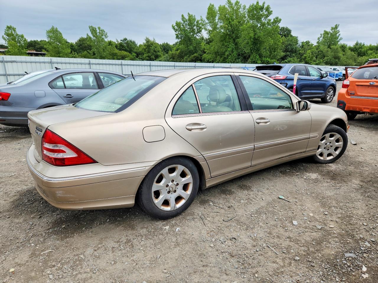 2005 Mercedes-benz C 240 4matic Cream vin: WDBRF81J55F595068