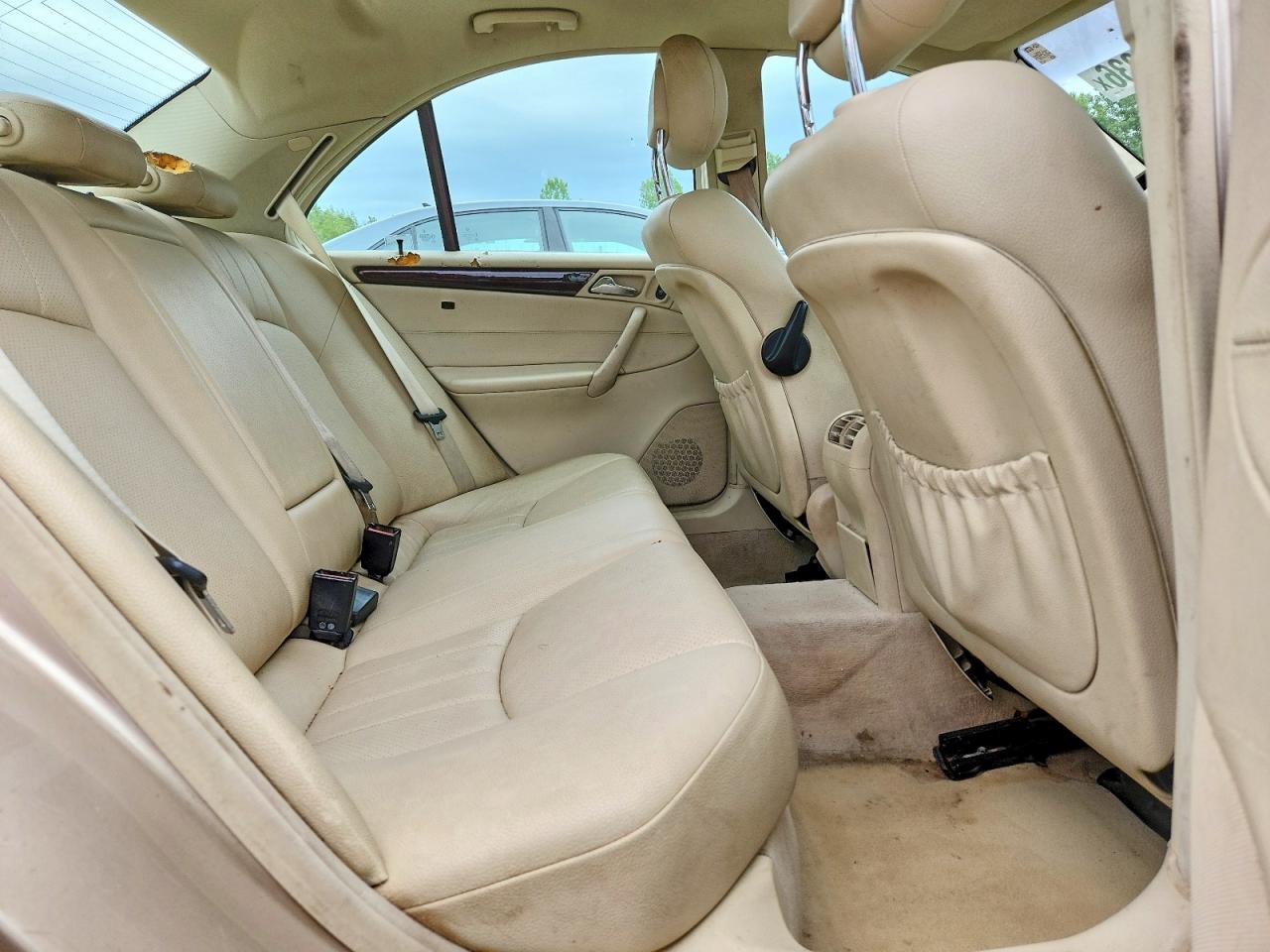 2005 Mercedes-benz C 240 4matic Cream vin: WDBRF81J55F595068
