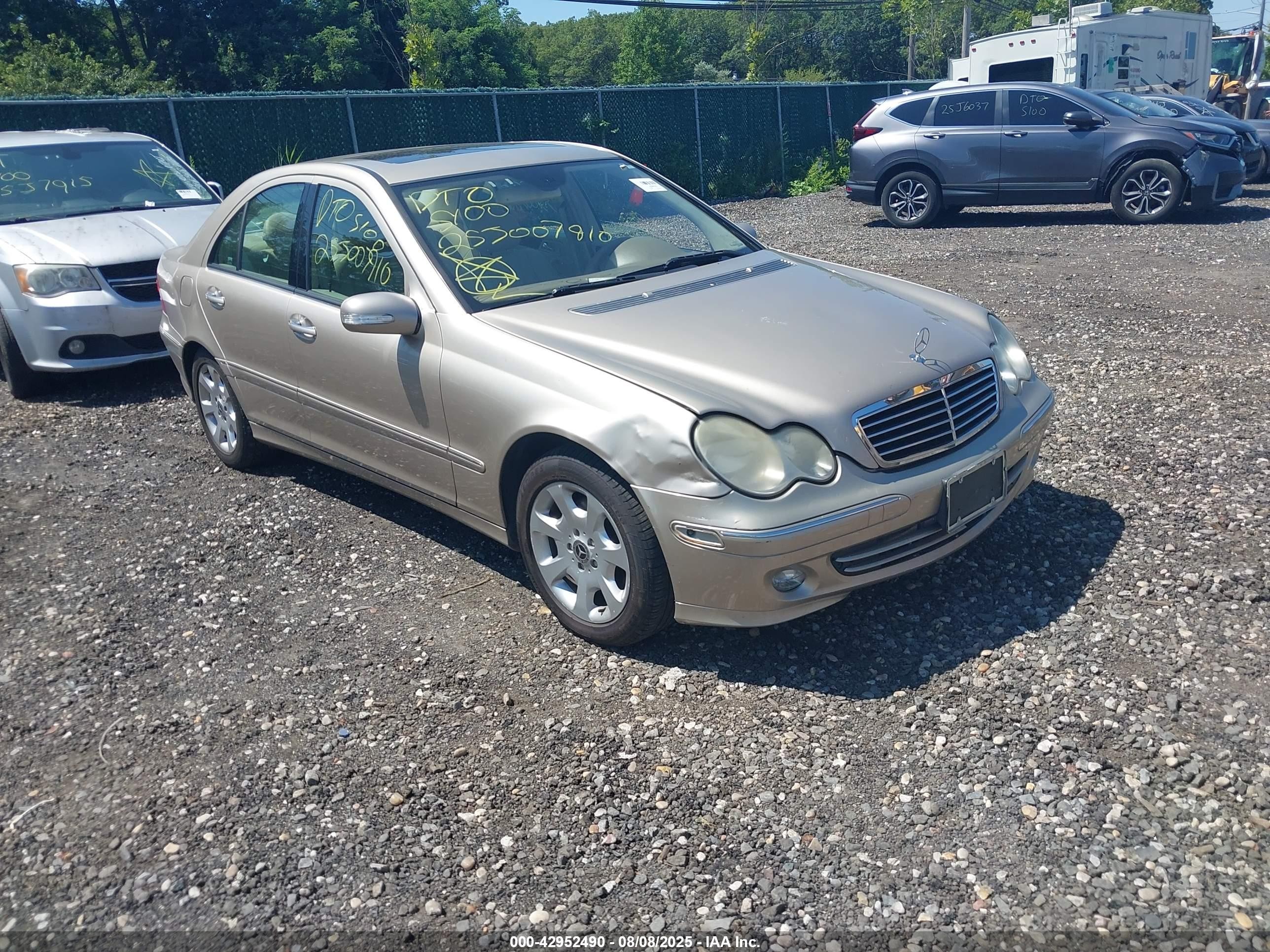 2005 Mercedes-benz C 240 Luxury 4matic Бежевый vin: WDBRF81J55F664213