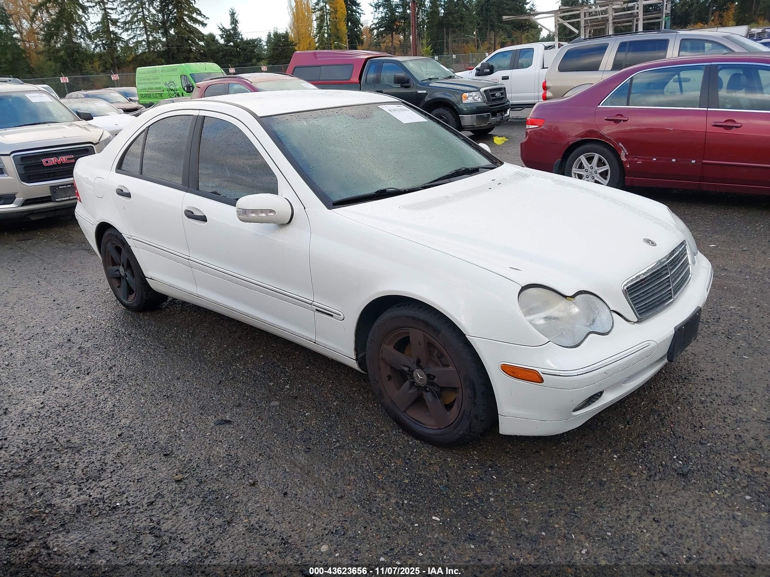 2003 Mercedes-benz C 240   White vin: WDBRF81J63F358036