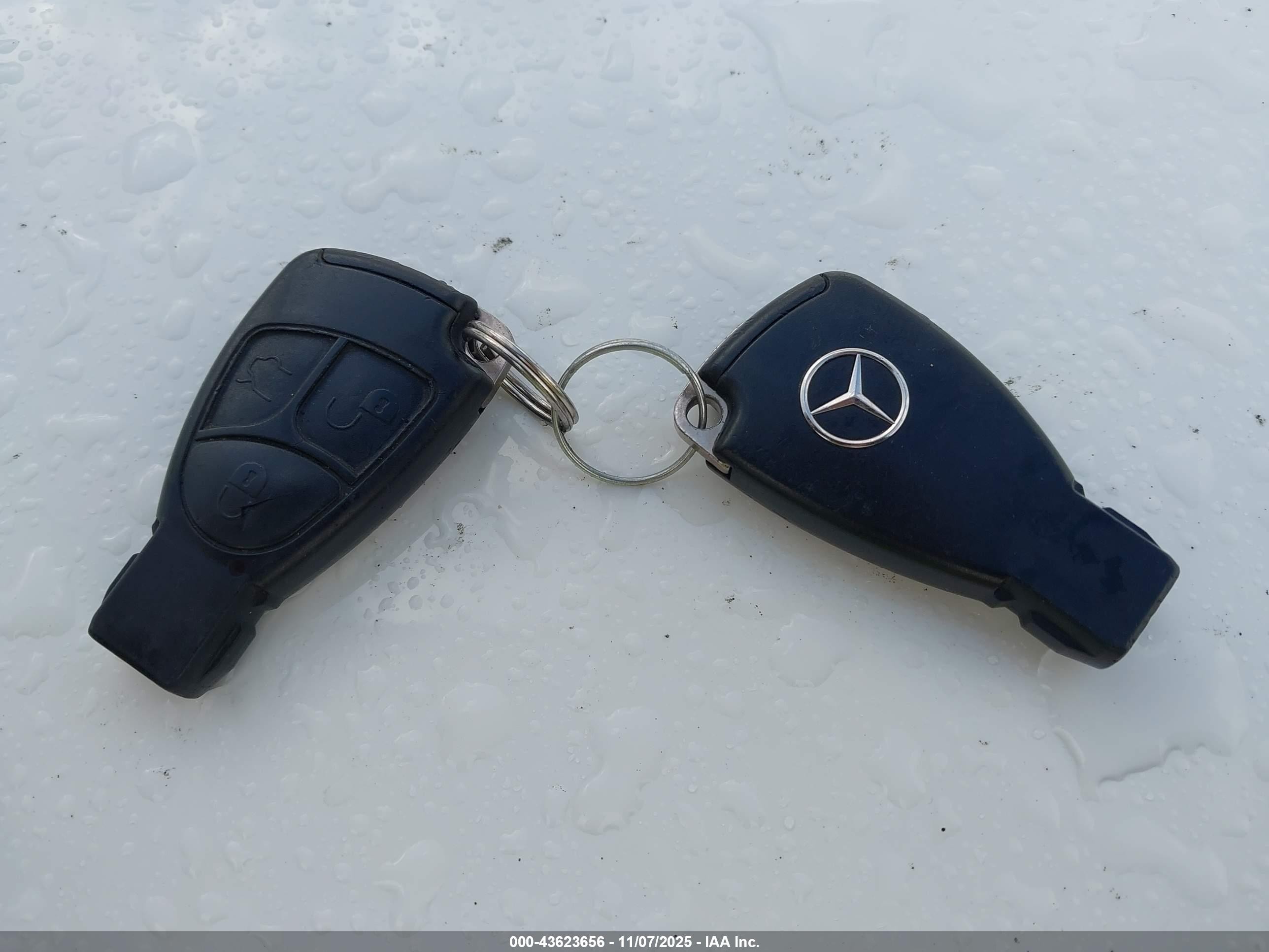 2003 Mercedes-benz C 240   Белый vin: WDBRF81J63F358036