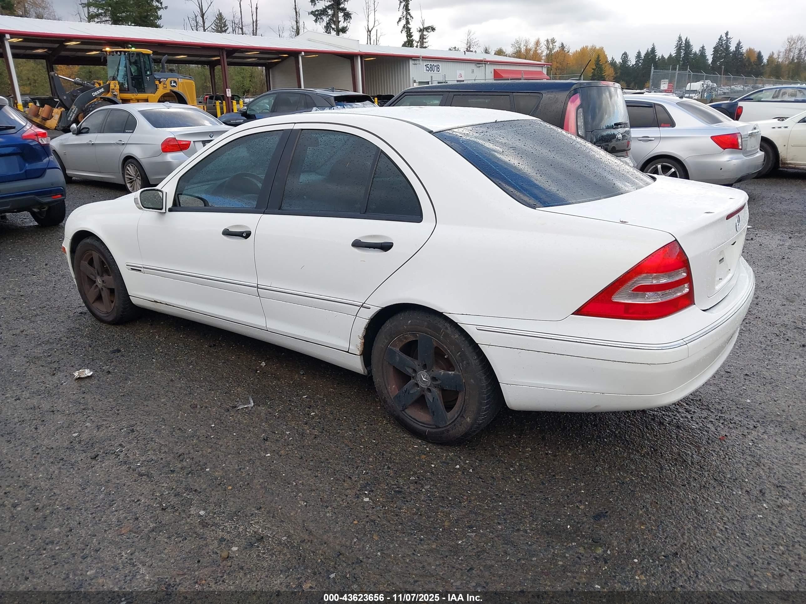 2003 Mercedes-benz C 240   Белый vin: WDBRF81J63F358036