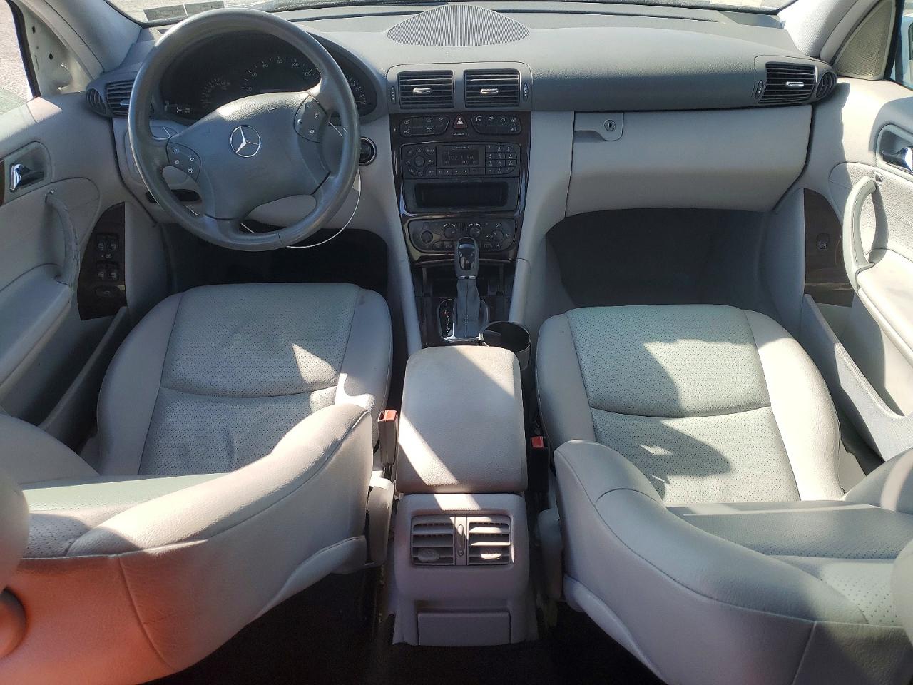 2004 Mercedes-benz C 240 4matic Белый vin: WDBRF81J64F459269