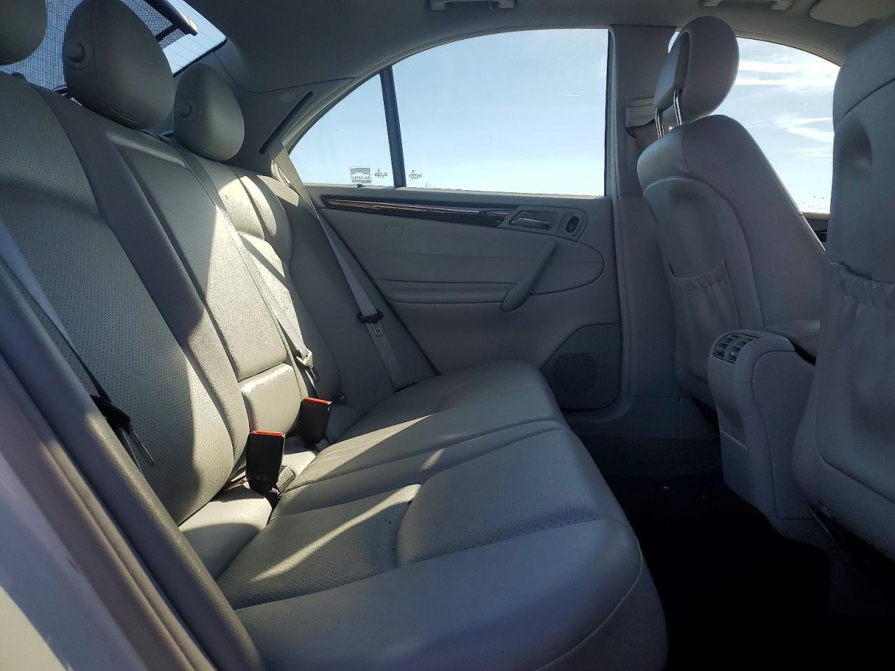 2004 Mercedes-benz C 240 4matic Белый vin: WDBRF81J64F459269