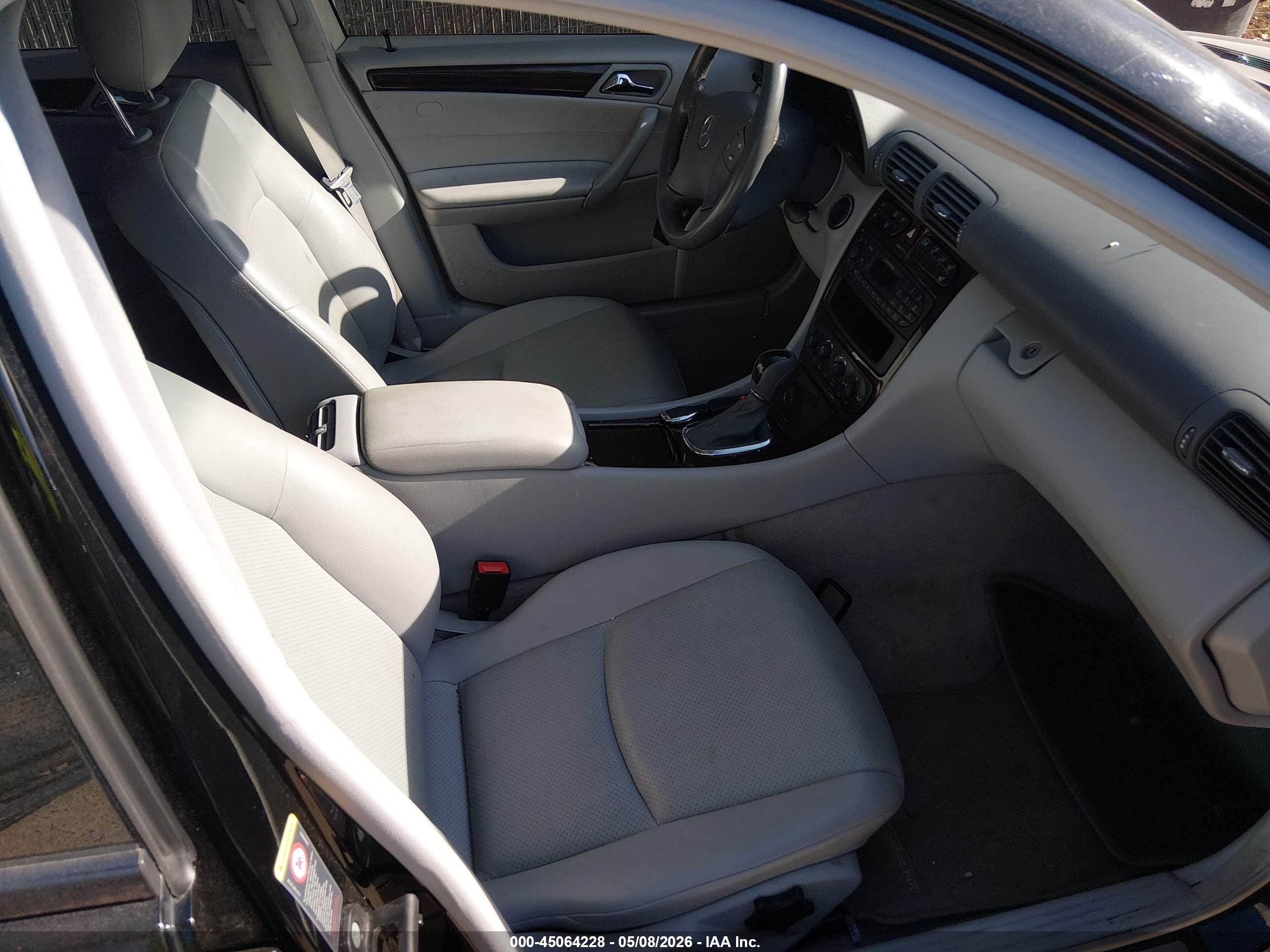 2003 Mercedes-benz C 240   Черный vin: WDBRF81J73F417465