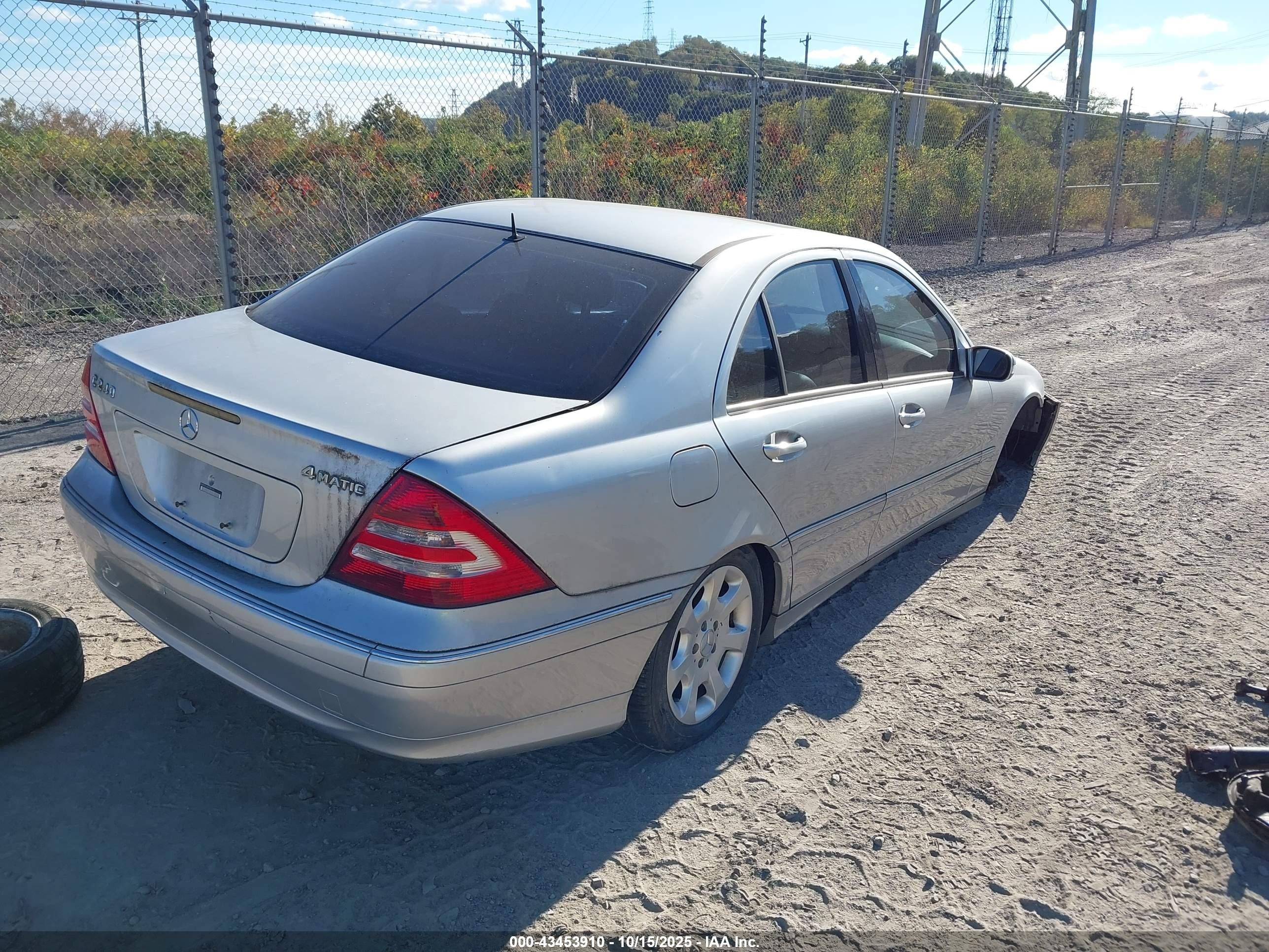 2005 Mercedes-benz C 240 Luxury 4matic Silver vin: WDBRF81J85F585120