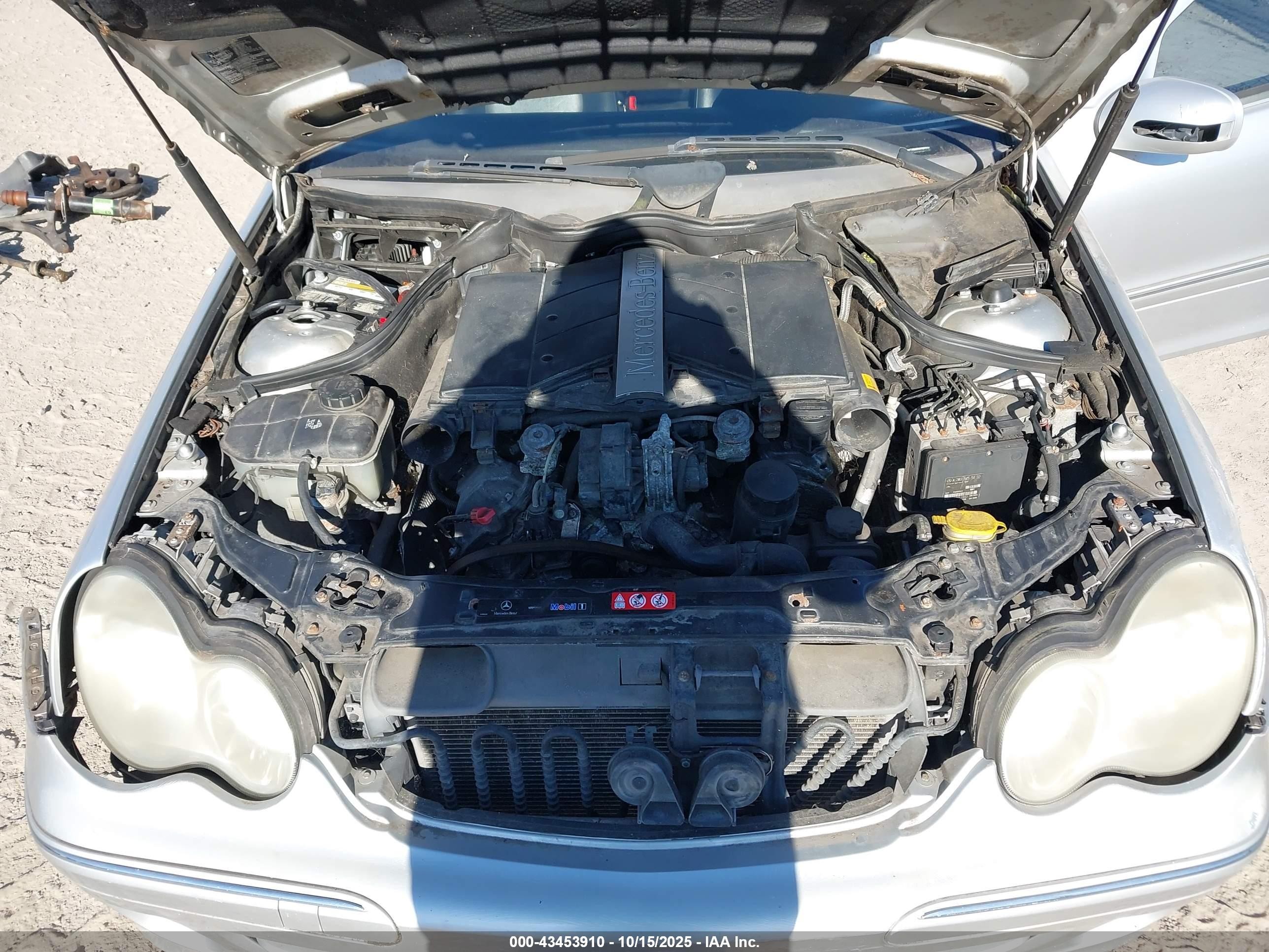 2005 Mercedes-benz C 240 Luxury 4matic Silver vin: WDBRF81J85F585120