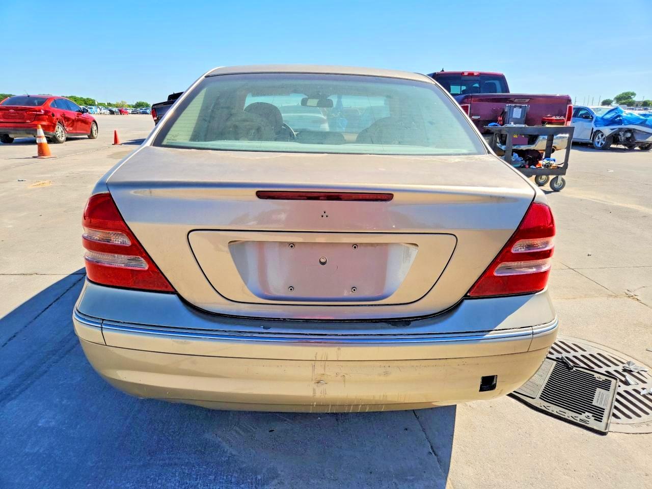 2004 Mercedes-benz C 240 4matic Желто-коричневый vin: WDBRF81J94F487289