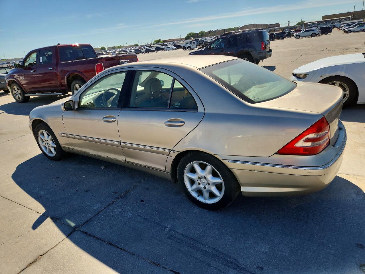 2004 Mercedes-benz C 240 4matic Желто-коричневый vin: WDBRF81J94F487289