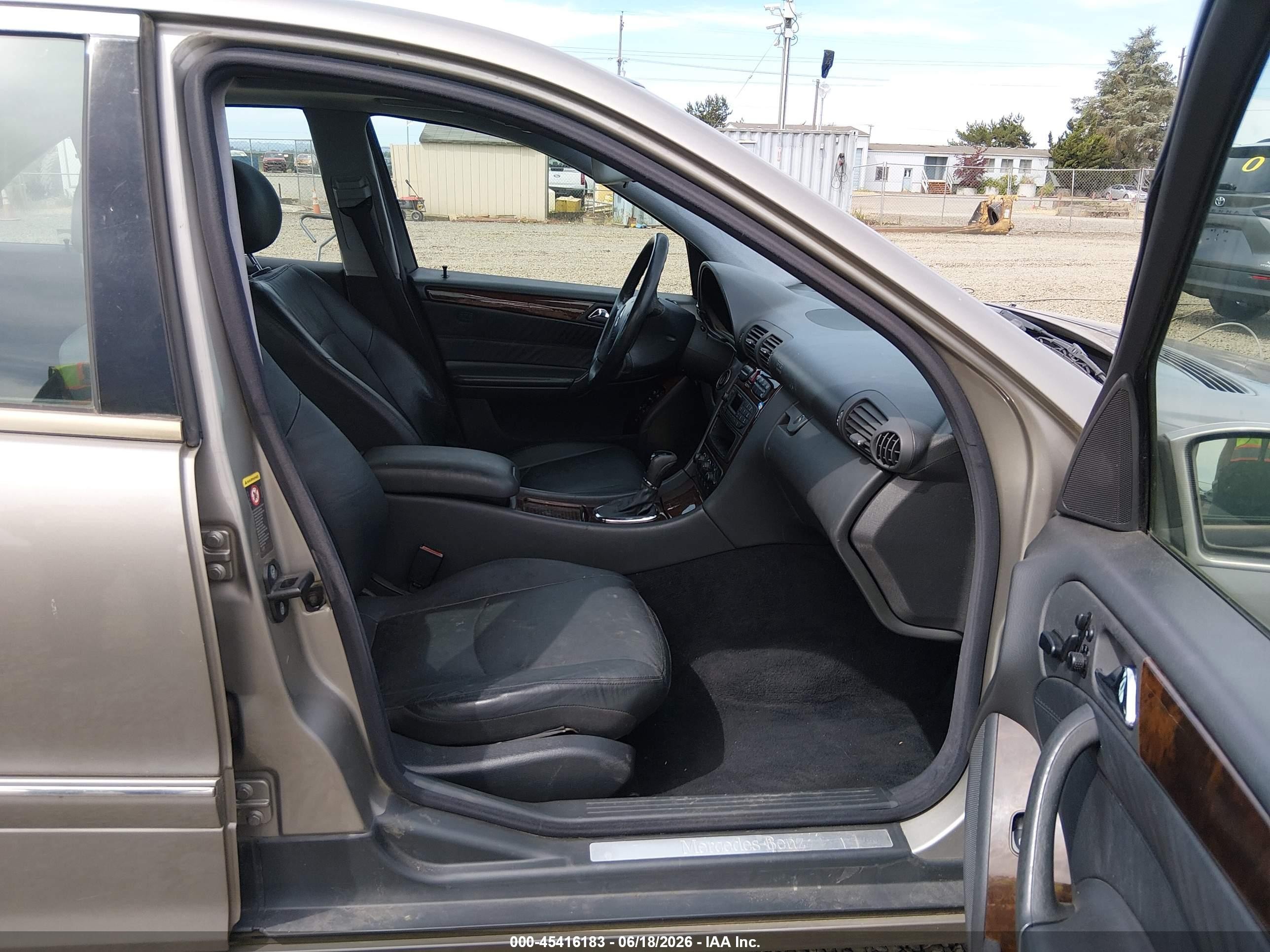 2003 Mercedes-benz C 240   Champagne vin: WDBRF81JX3F383232