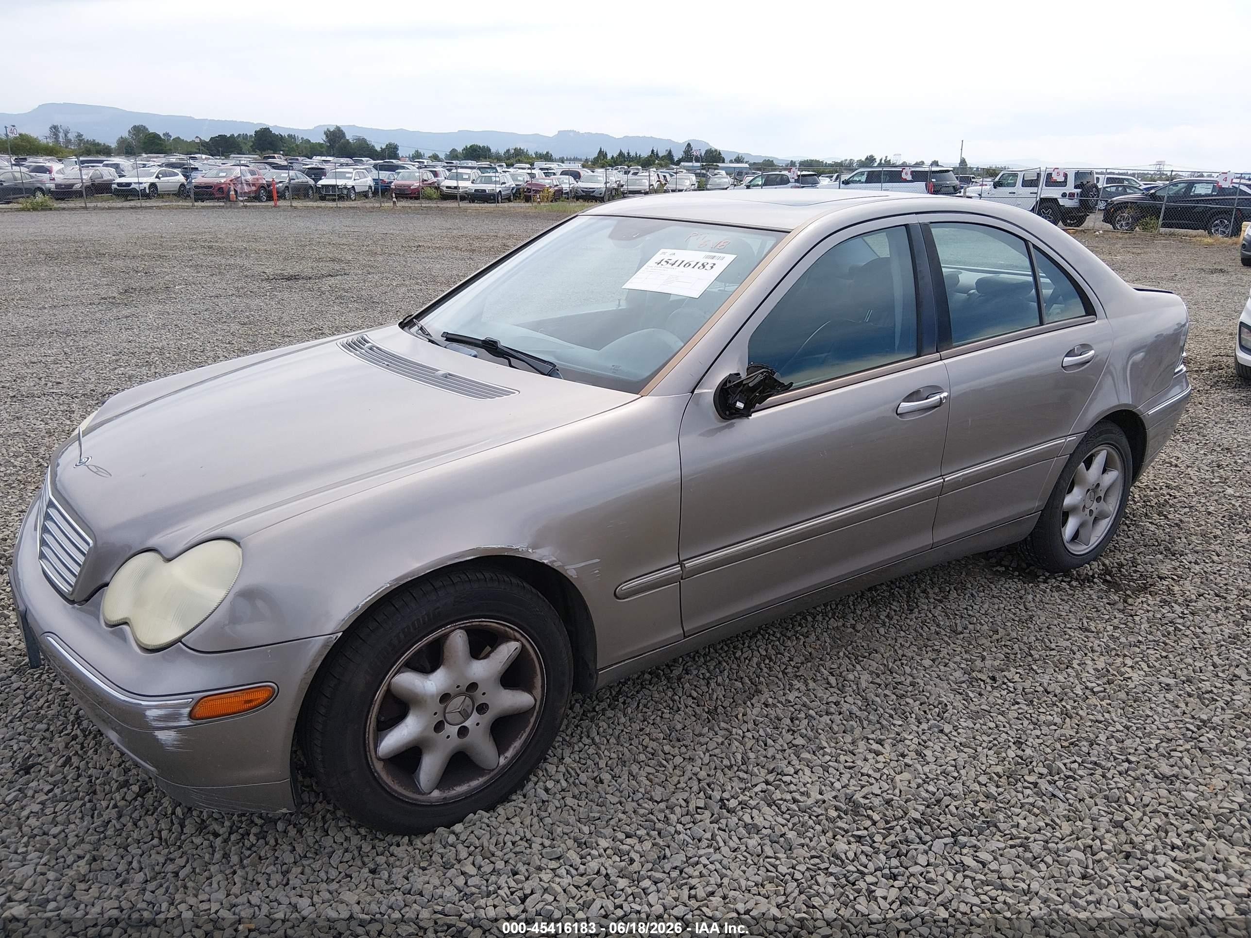 2003 Mercedes-benz C 240   Champagne vin: WDBRF81JX3F383232