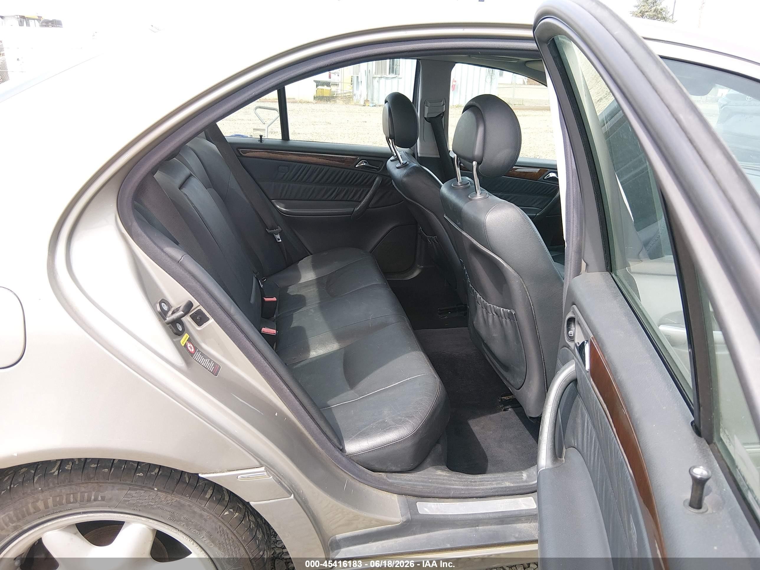 2003 Mercedes-benz C 240   Champagne vin: WDBRF81JX3F383232