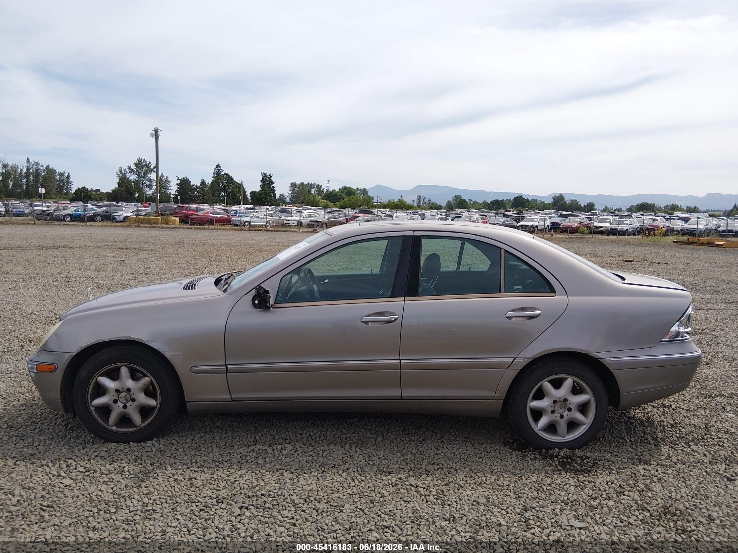 2003 Mercedes-benz C 240   Champagne vin: WDBRF81JX3F383232