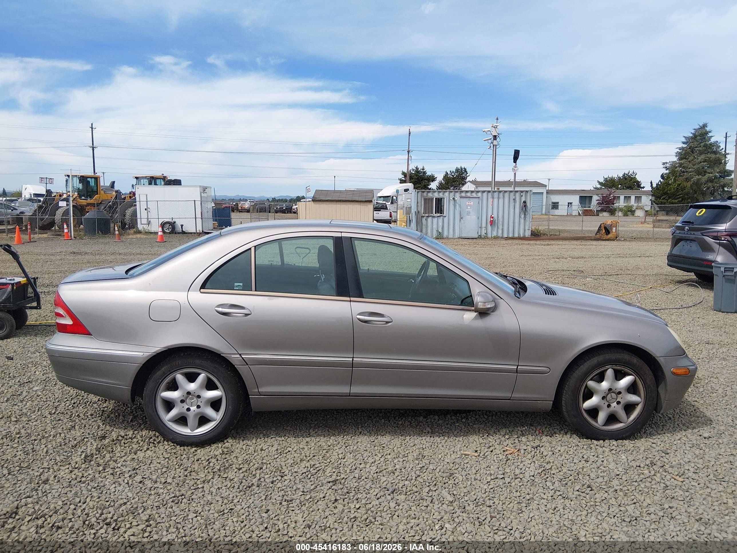 2003 Mercedes-benz C 240   Champagne vin: WDBRF81JX3F383232