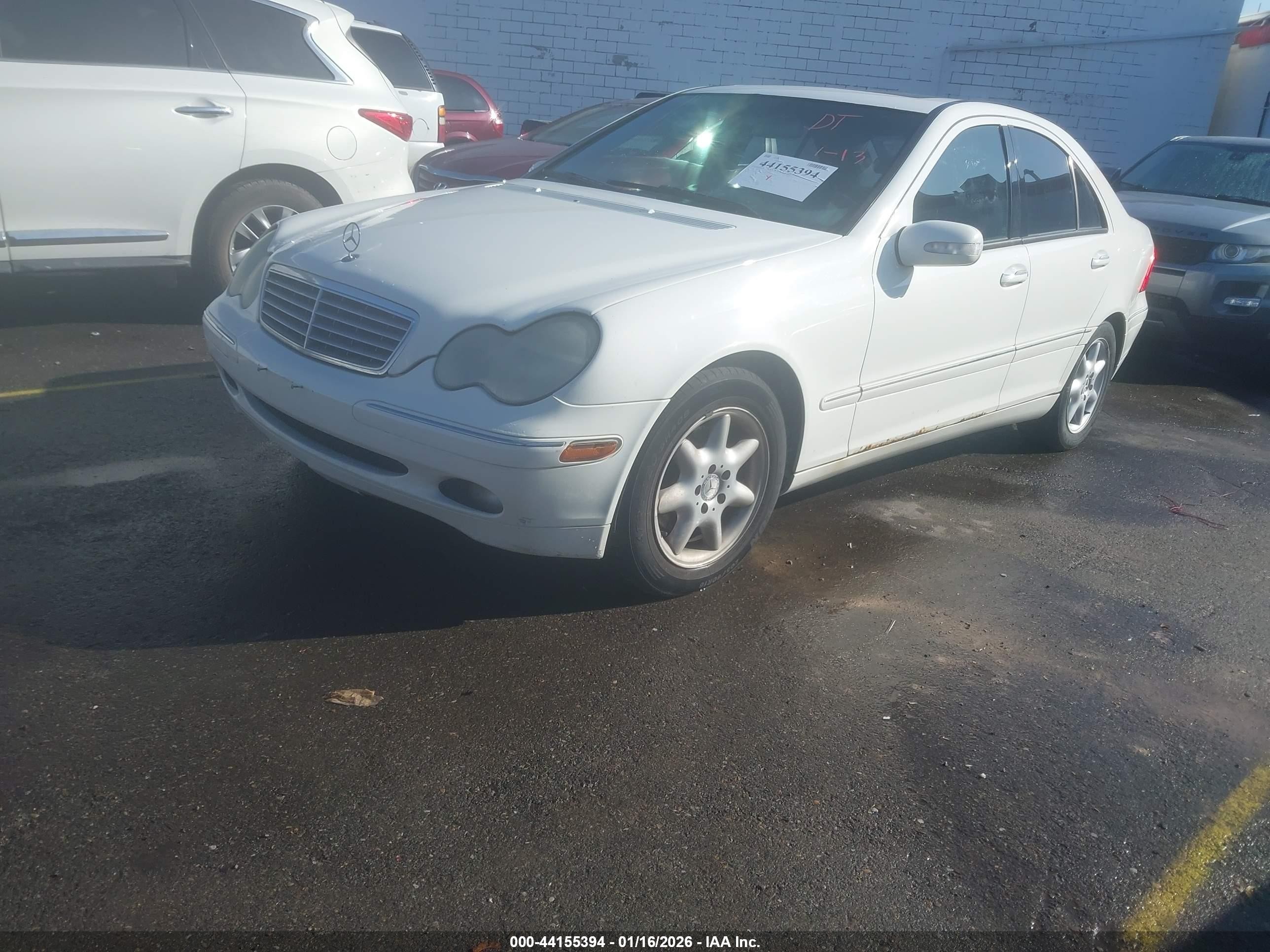 2004 Mercedes-benz C 240 4matic Белый vin: WDBRF81JX4F517514